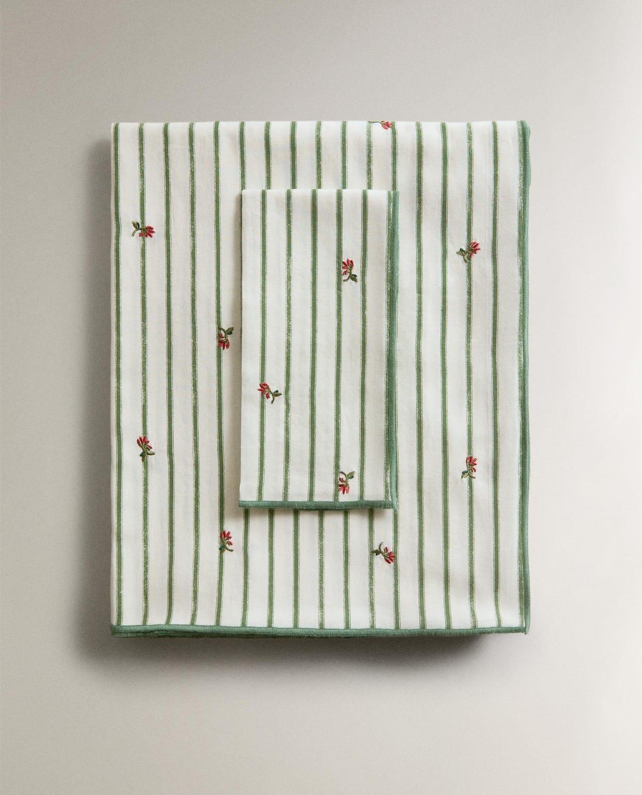 ZARA HOME СКАТЕРТЬ В ПОЛОСКУ С ВЫШИВКОЙ ракурс 5