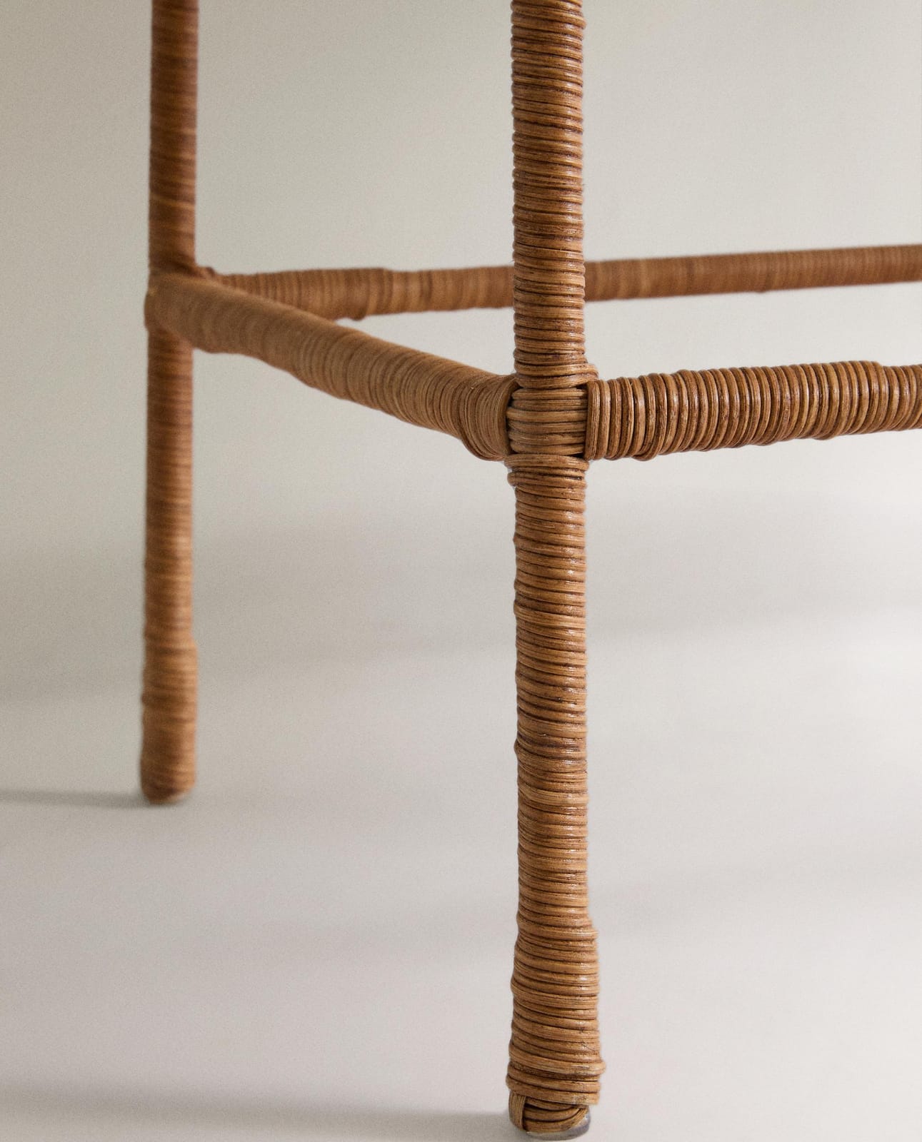 ZARA HOME СКАМЬЯ РОТАНГОВАЯ ракурс 3