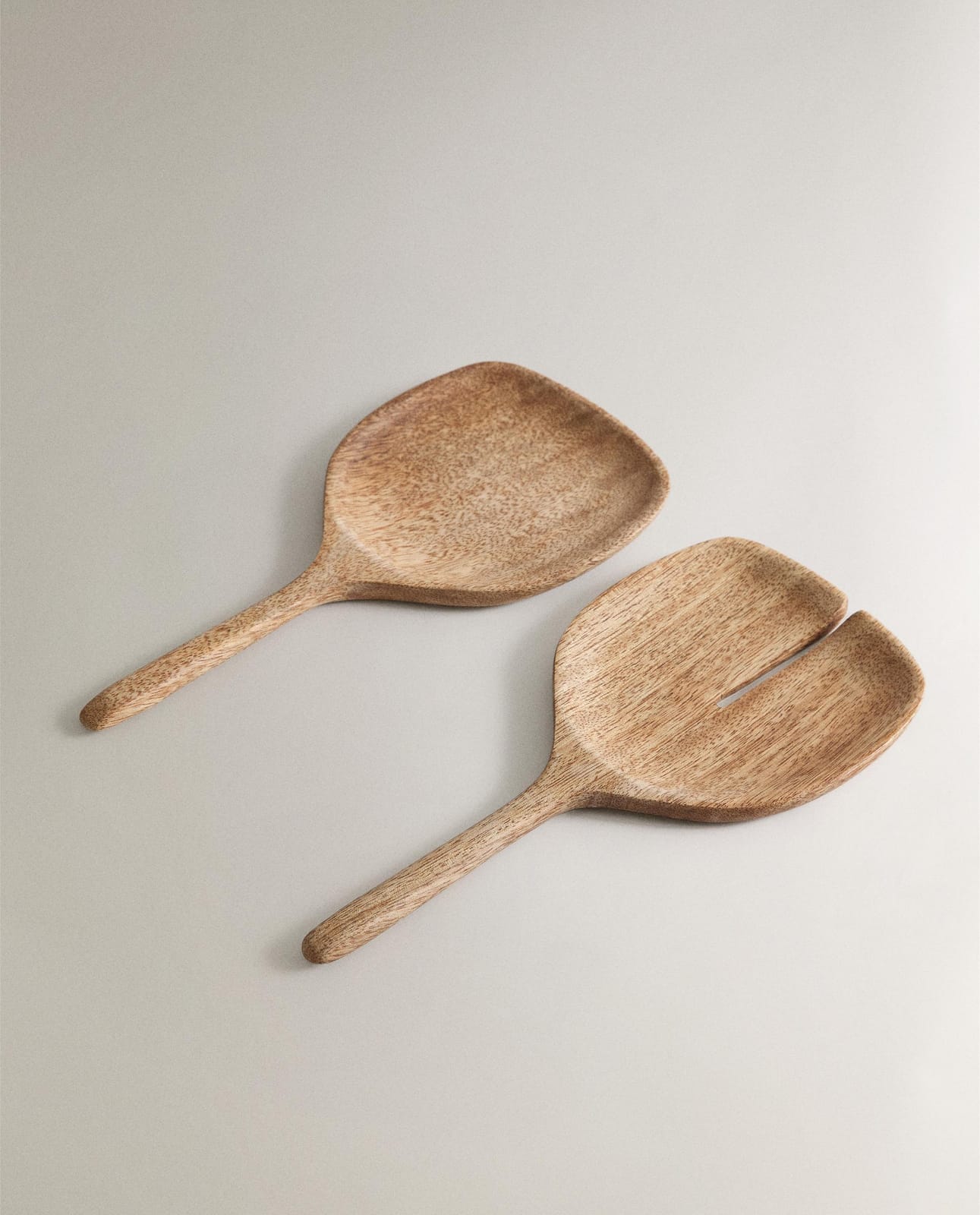 ZARA HOME КОМПЛЕКТ СТОЛОВЫХ ПРИБОРОВ ДЛЯ САЛАТА ИЗ ДРЕВЕСИНЫ МАНГО ракурс 3