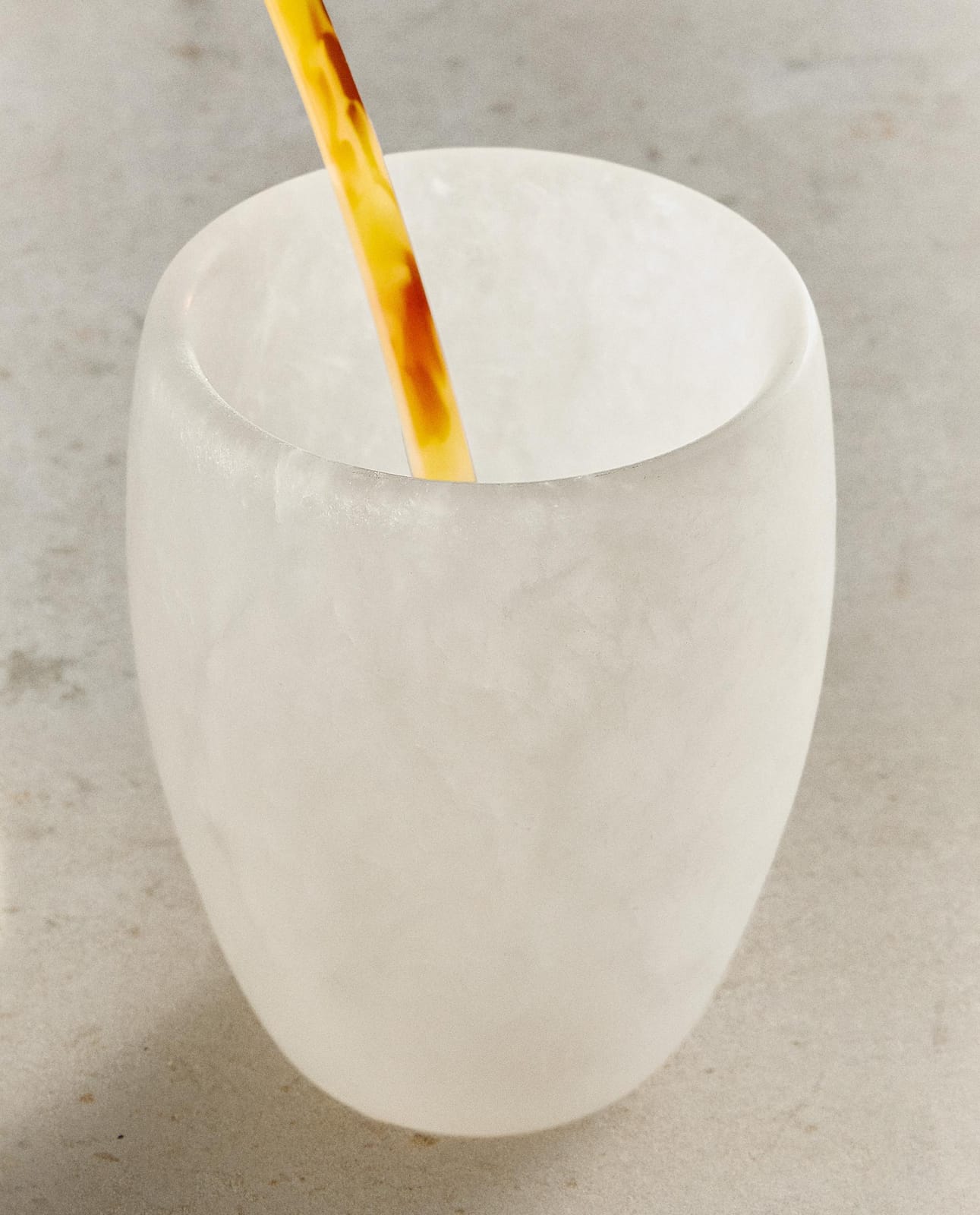 ZARA HOME АЛАБАСТРОВЫЙ СТАКАН ДЛЯ ЗУБНЫХ ЩЁТОК ракурс 7