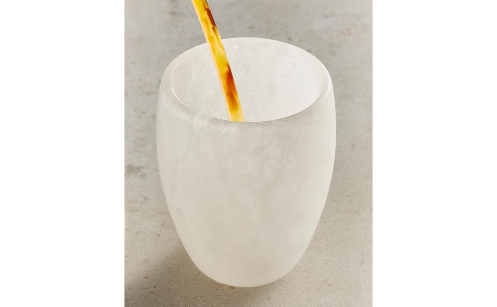 ZARA HOME АЛАБАСТРОВЫЙ СТАКАН ДЛЯ ЗУБНЫХ ЩЁТОК ракурс 8