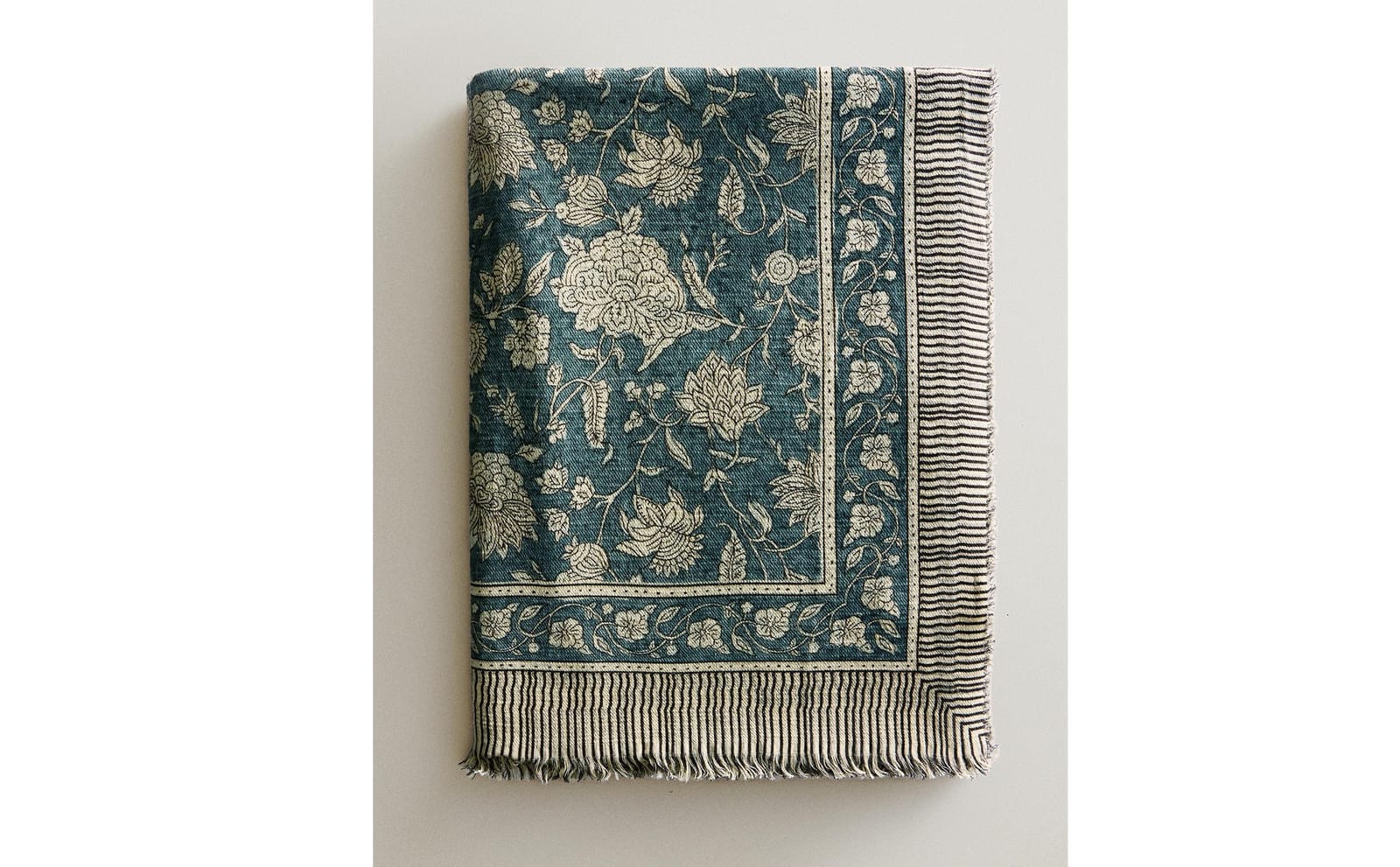 ZARA HOME ОДЕЯЛО ХЛОПКОВОЕ С ЦВЕТАМИ ракурс 7