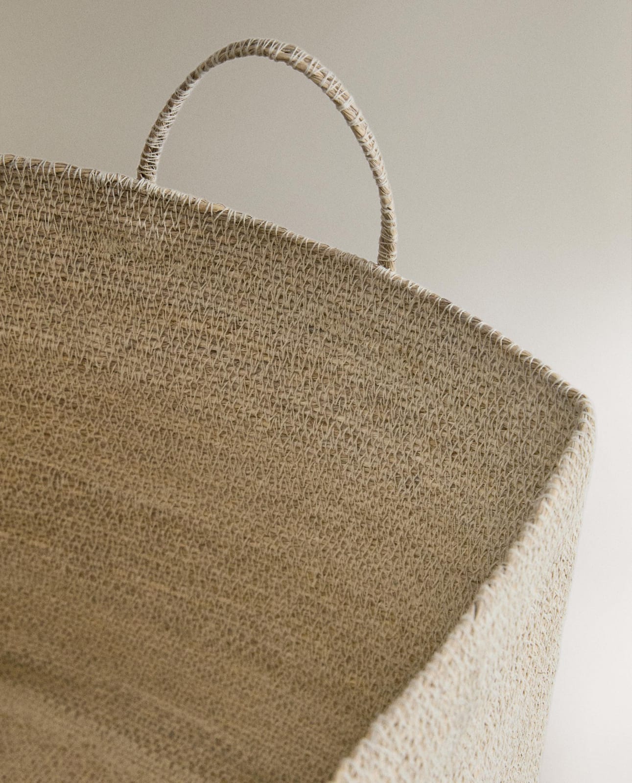 ZARA HOME ПРЯМОУГОЛЬНАЯ КОРЗИНА ИЗ МОРСКОЙ ТРАВЫ ракурс 3