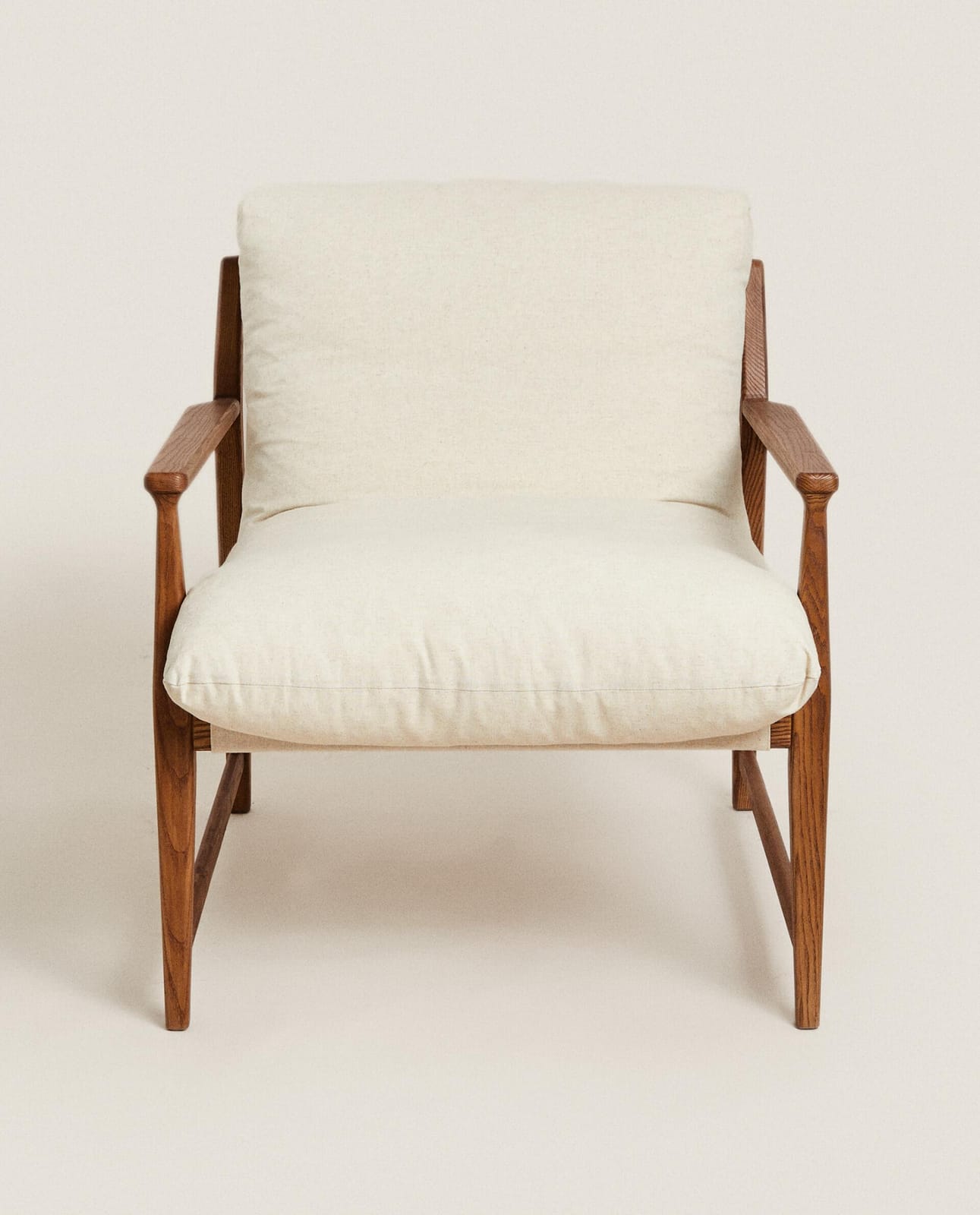 ZARA HOME КРЕСЛО ДЕРЕВЯННОЕ С ПОДУШКОЙ СО СЪЁМНЫМ ЧЕХЛОМ ракурс 2