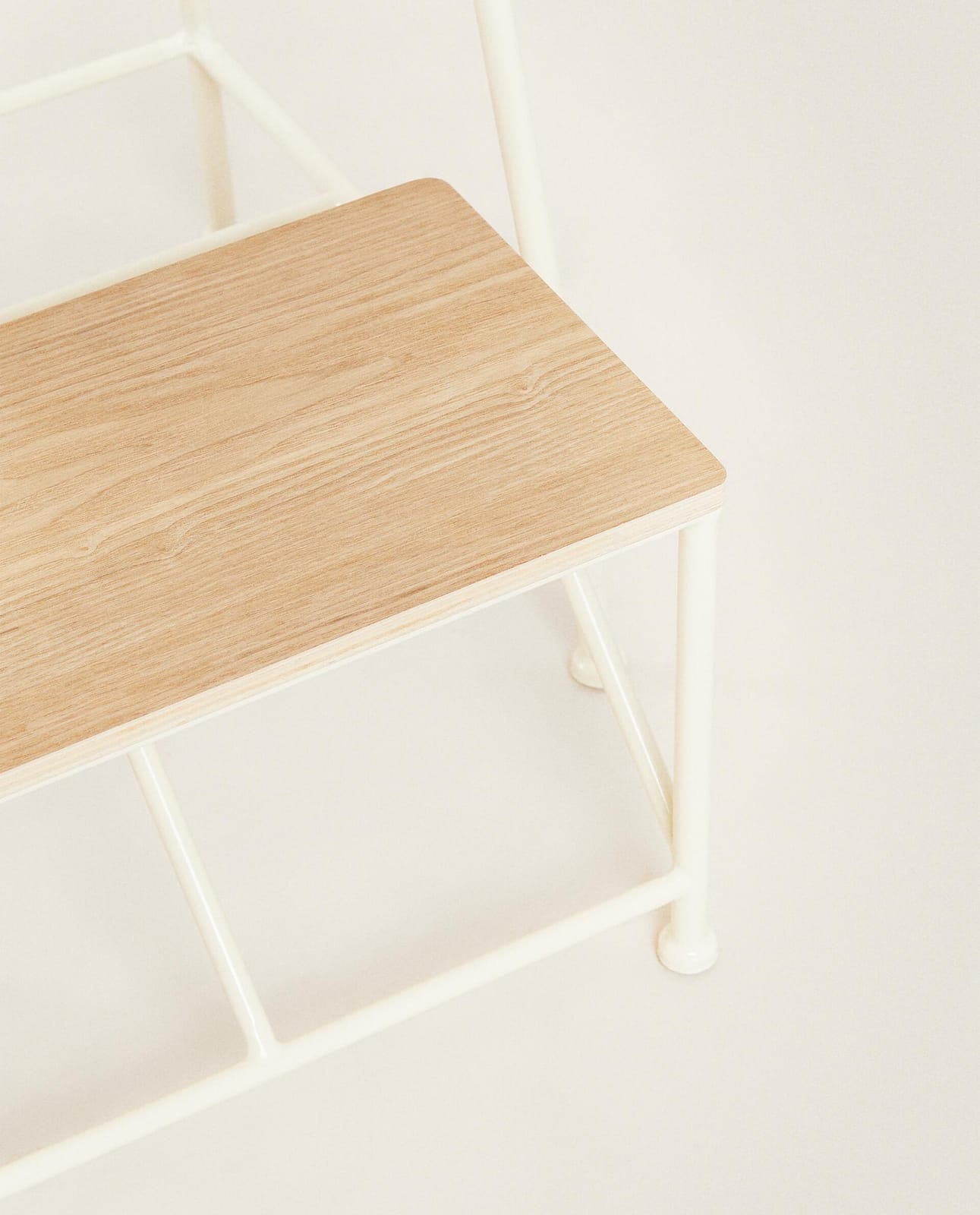 ZARA HOME ДЕРЕВЯННЫЙ ТАБУРЕТ-СТУПЕНЬКИ С ДВУМЯ СТУПЕНЯМИ ракурс 6