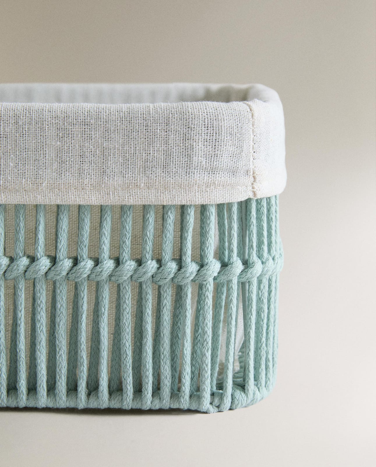 ZARA HOME Прямоугольная корзина с хлопковым вкладышем ракурс 3