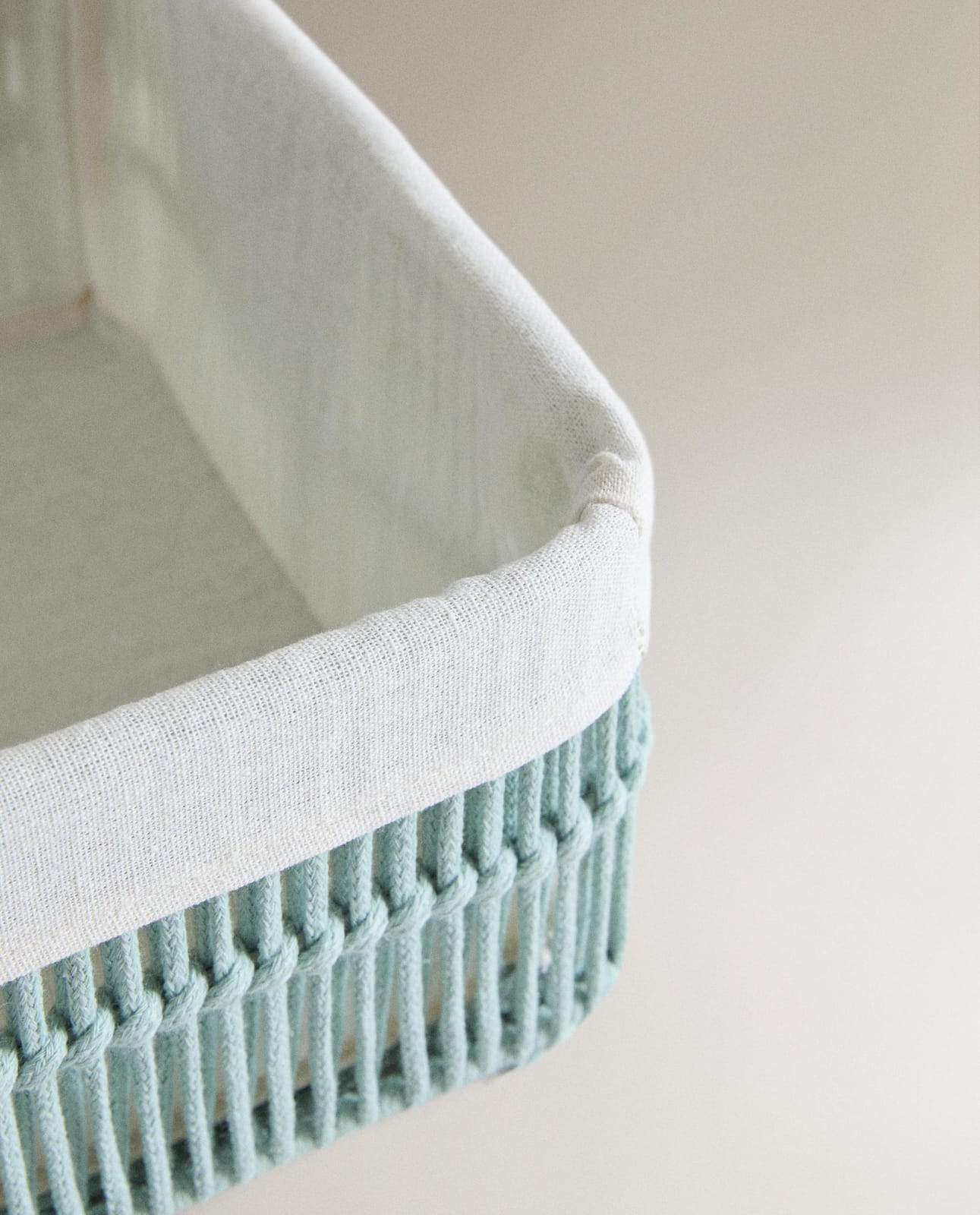 ZARA HOME Прямоугольная корзина с хлопковым вкладышем ракурс 5