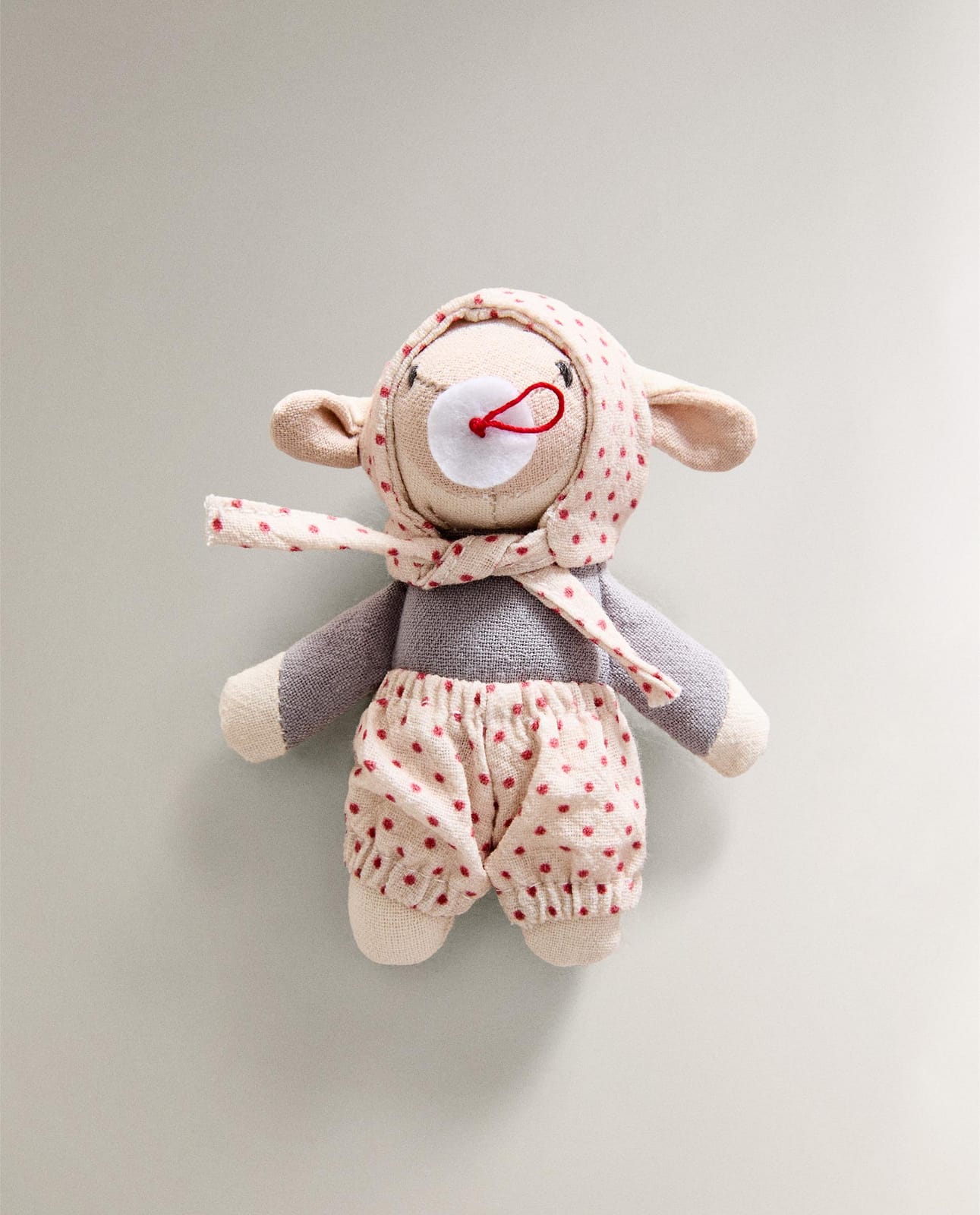ZARA HOME КОМПЛЕКТ МЯГКИХ ИГРУШЕК ДЛЯ ДЕТЕЙ СЕМЬЯ ОВЕЦ (КОМПЛЕКТ 3 ШТ.) ракурс 3