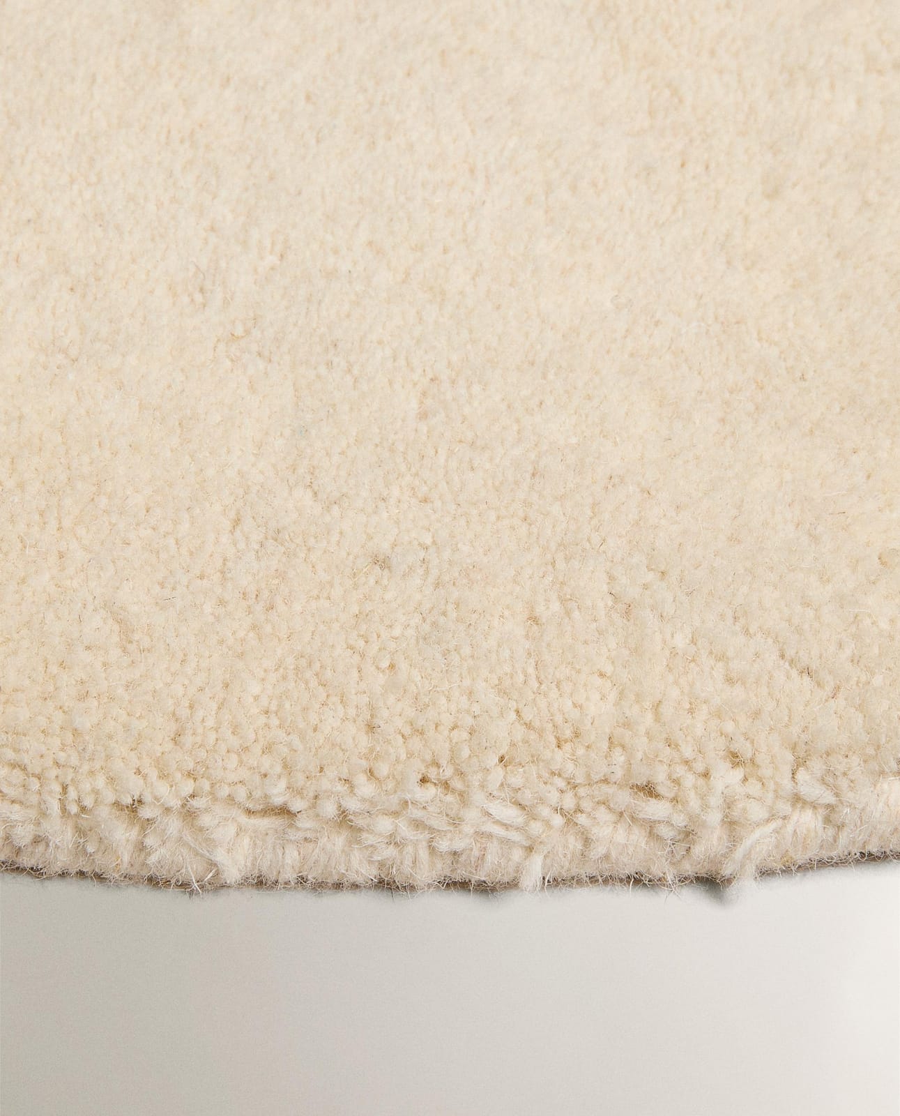 ZARA HOME ГЛАДКИЙ КОВЁР ИЗ НЕРЕГУЛЯРНОЙ ШЕРСТИ ракурс 3