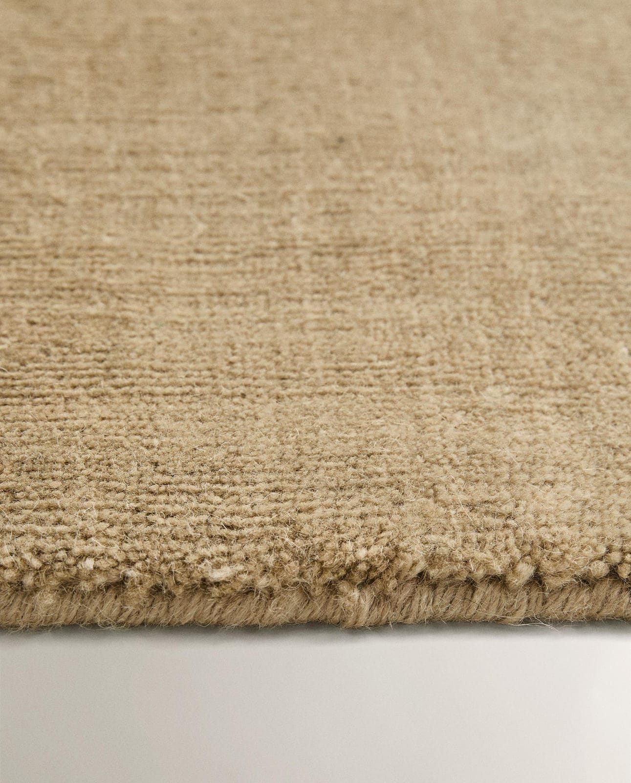 ZARA HOME ШЕРСТЯНОЙ КОВЁР С ГЛАДКИМ УЗОРОМ ракурс 4