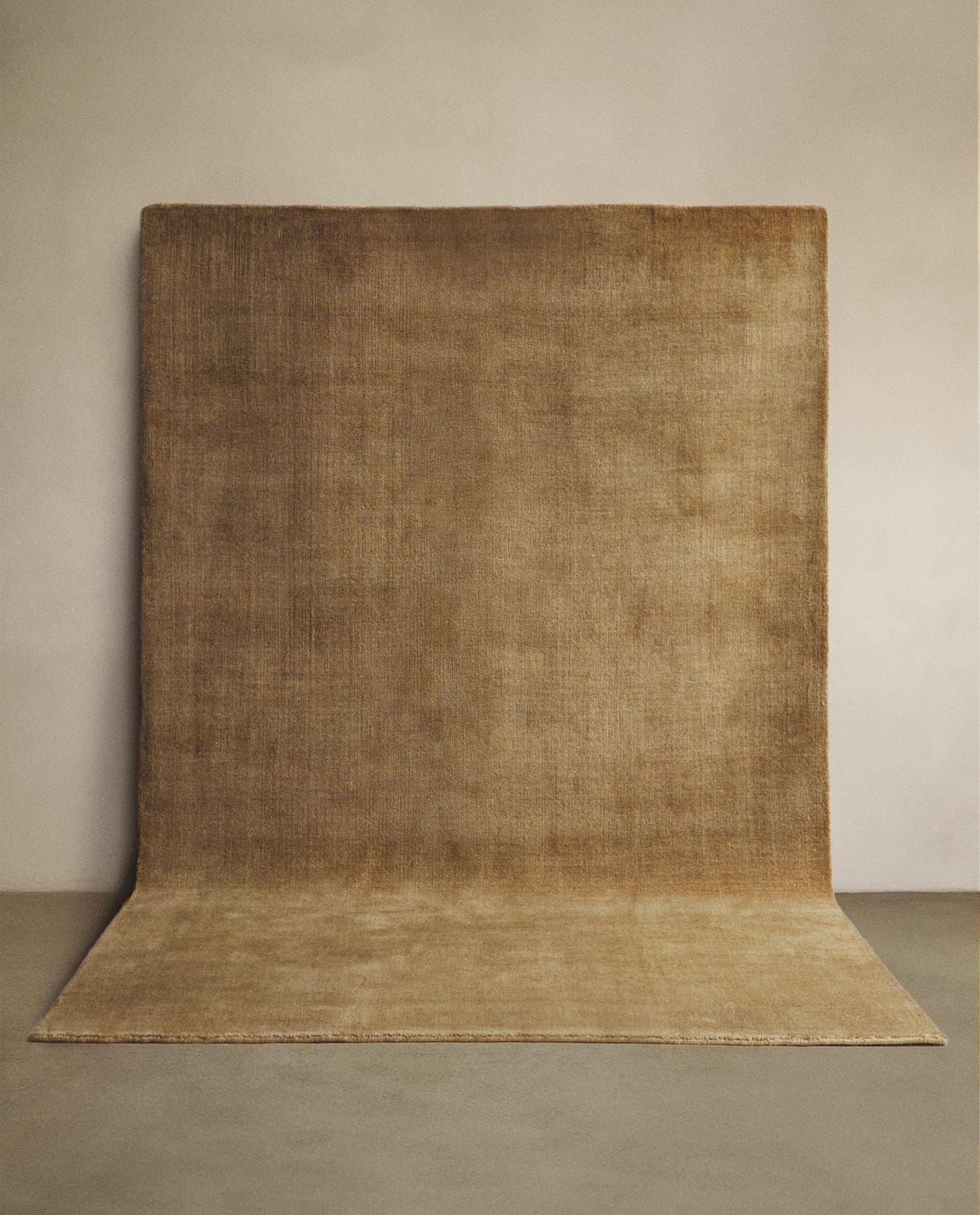 ZARA HOME ШЕРСТЯНОЙ КОВЁР С ГЛАДКИМ УЗОРОМ ракурс 6