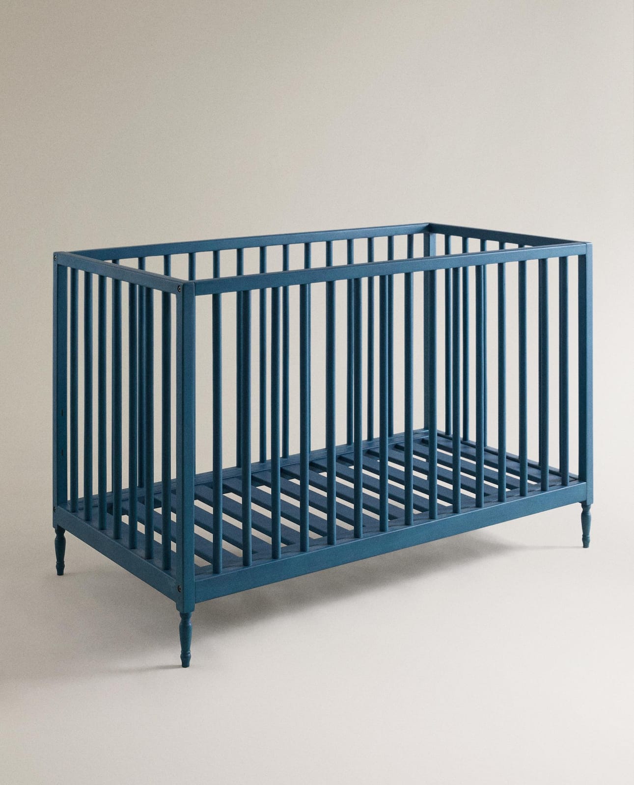 Детская кровать ZARA HOME NIEBIESKIE кроватка из лакированного дерева NIEBIESKI 81 x 125 x 66 см