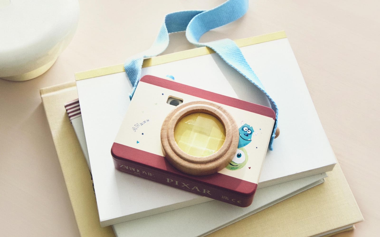 ZARA HOME ИГРУШЕЧНЫЙ ФОТОАППАРАТ МОНСТРЫ И КОМПАНИЯ ©DISNEY/PIXAR ракурс 3
