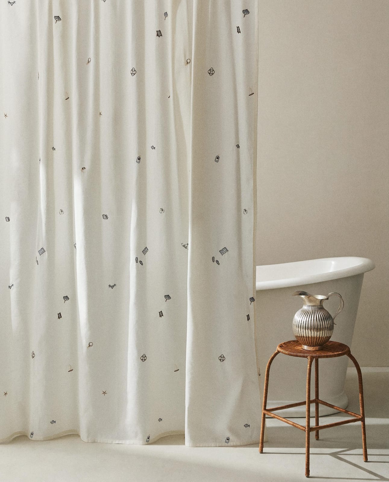 ZARA HOME Штора для ванной с вышивкой ракурс 7