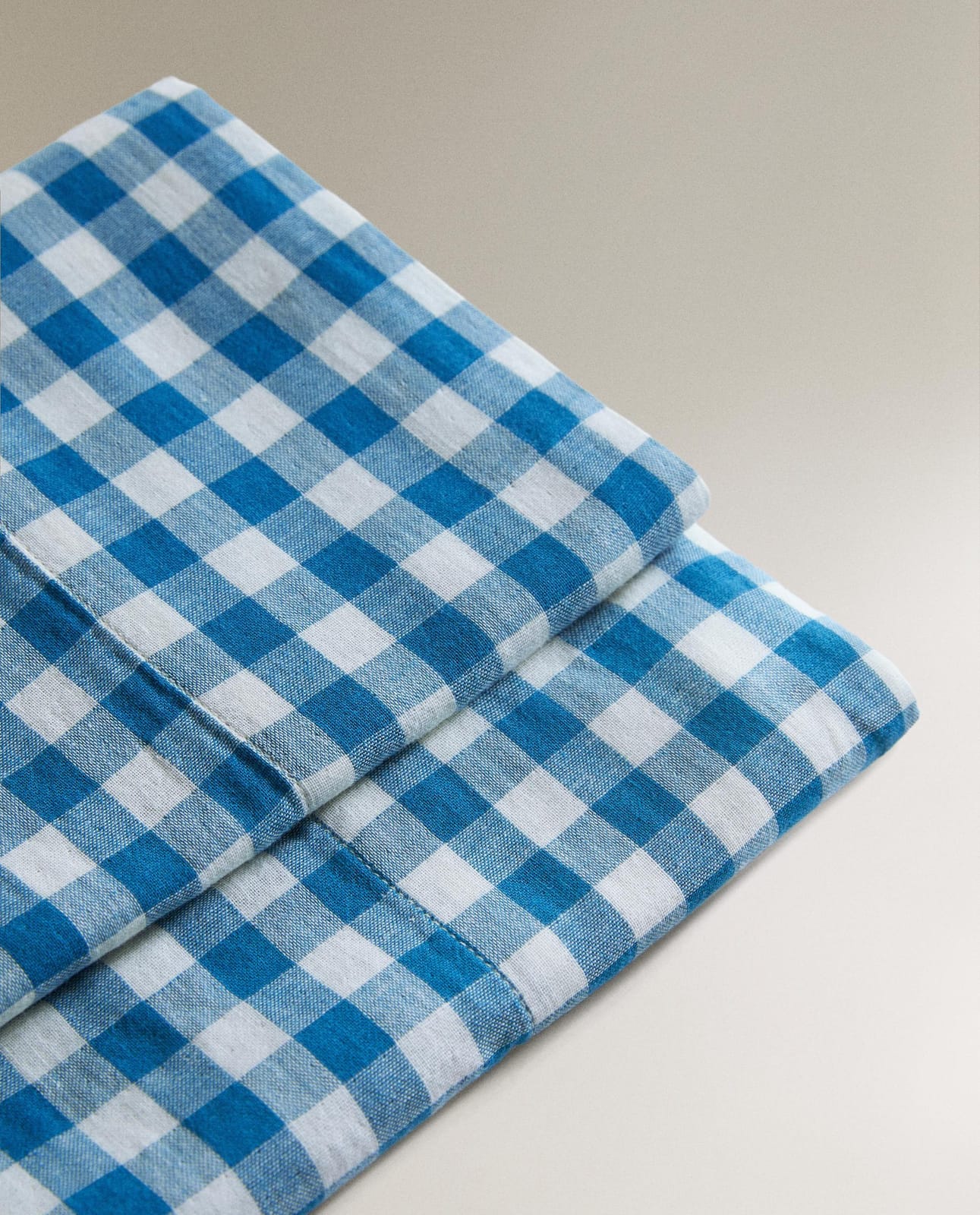 ZARA HOME КОМПЛЕКТ ПОСТЕЛЬНОГО БЕЛЬЯ ДЛЯ КРОВАТКИ В КЛЕТКУ ракурс 3
