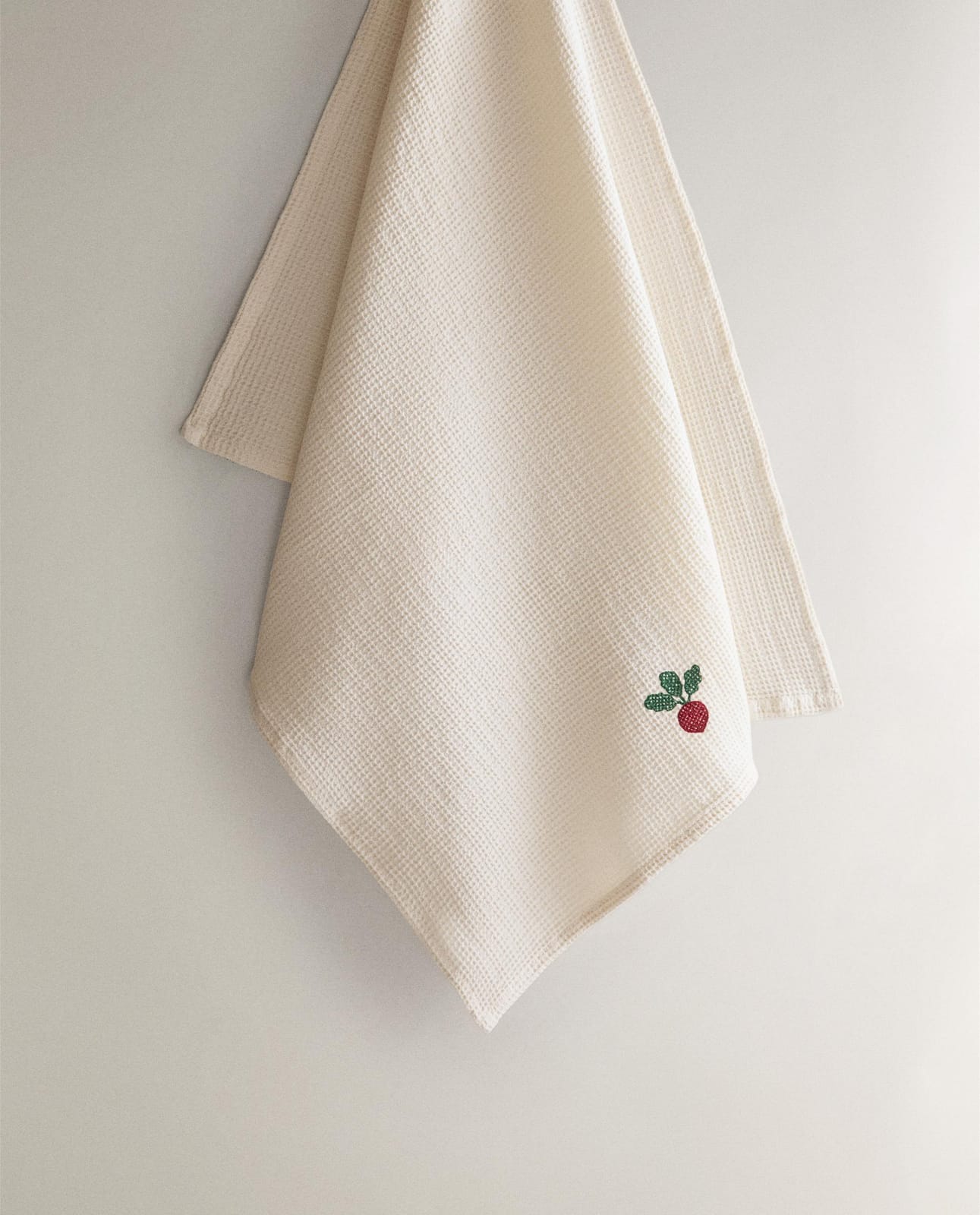 Полотенце кухонное ZARA HOME КУХОННАЯ ТРЯПКА ВАФЕЛЬНОЙ ТЕКСТУРЫ ЭКРЮ/КРАСНЫЙ 70 x 50 см