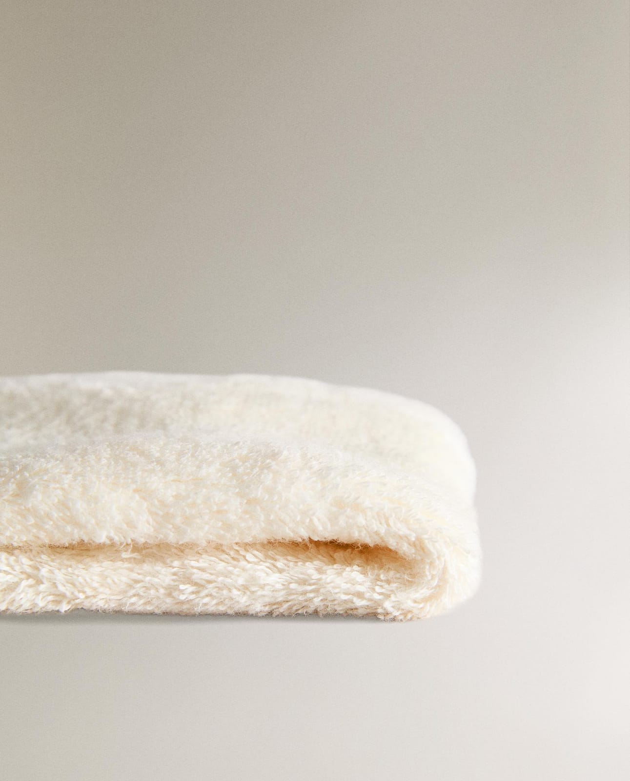 ZARA HOME ВПИТЫВАЮЩИЕ ПОВЯЗКИ НА ЗАПЯСТЬЯ (КОМПЛЕКТ 2 ШТ.) ракурс 6