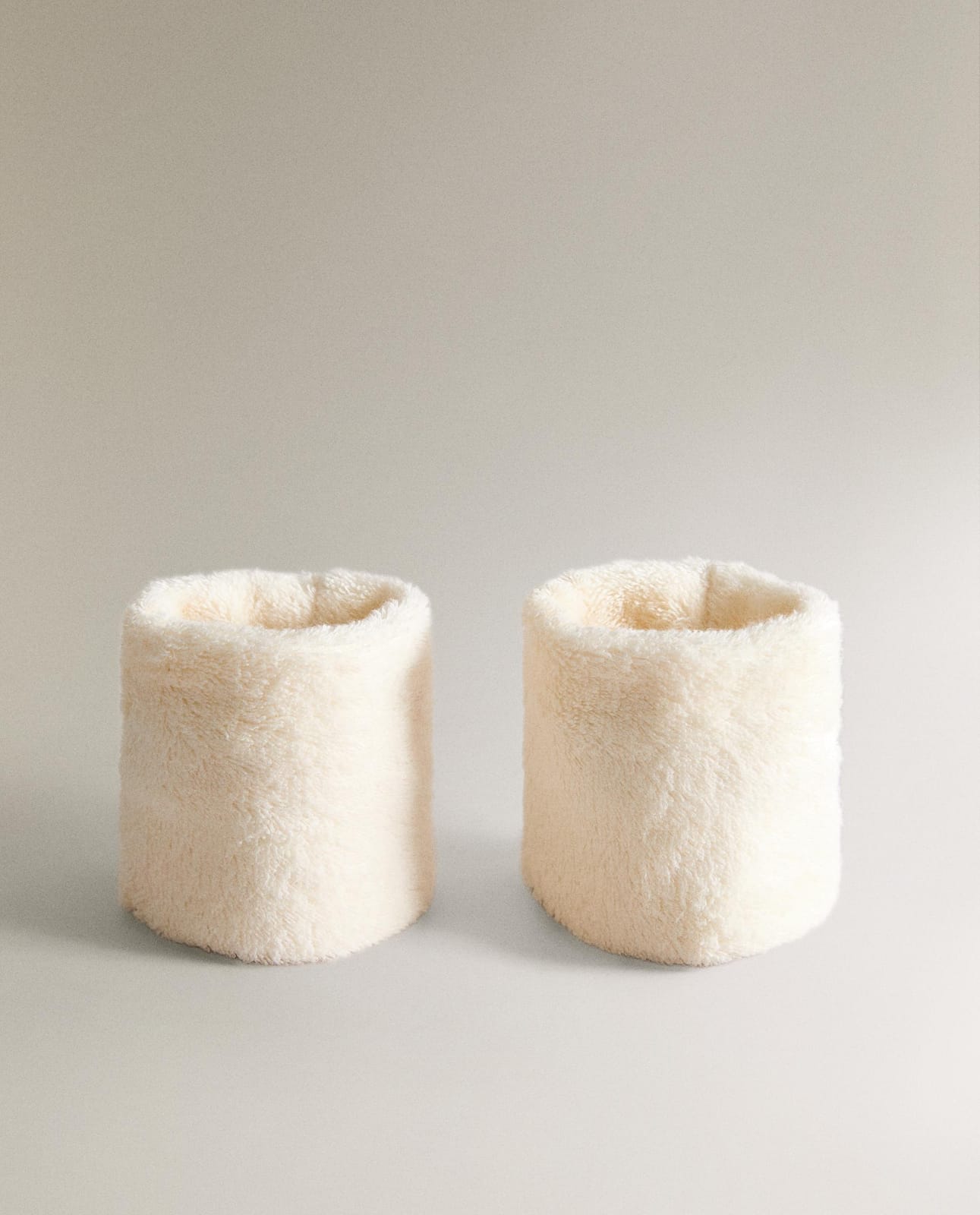 Ошейник ZARA HOME ВПИТЫВАЮЩИЕ ПОВЯЗКИ НА ЗАПЯСТЬЯ (КОМПЛЕКТ 2 ШТ.) KOŚĆ SŁONIOWA 8 x 22.5 x 0.5 cm