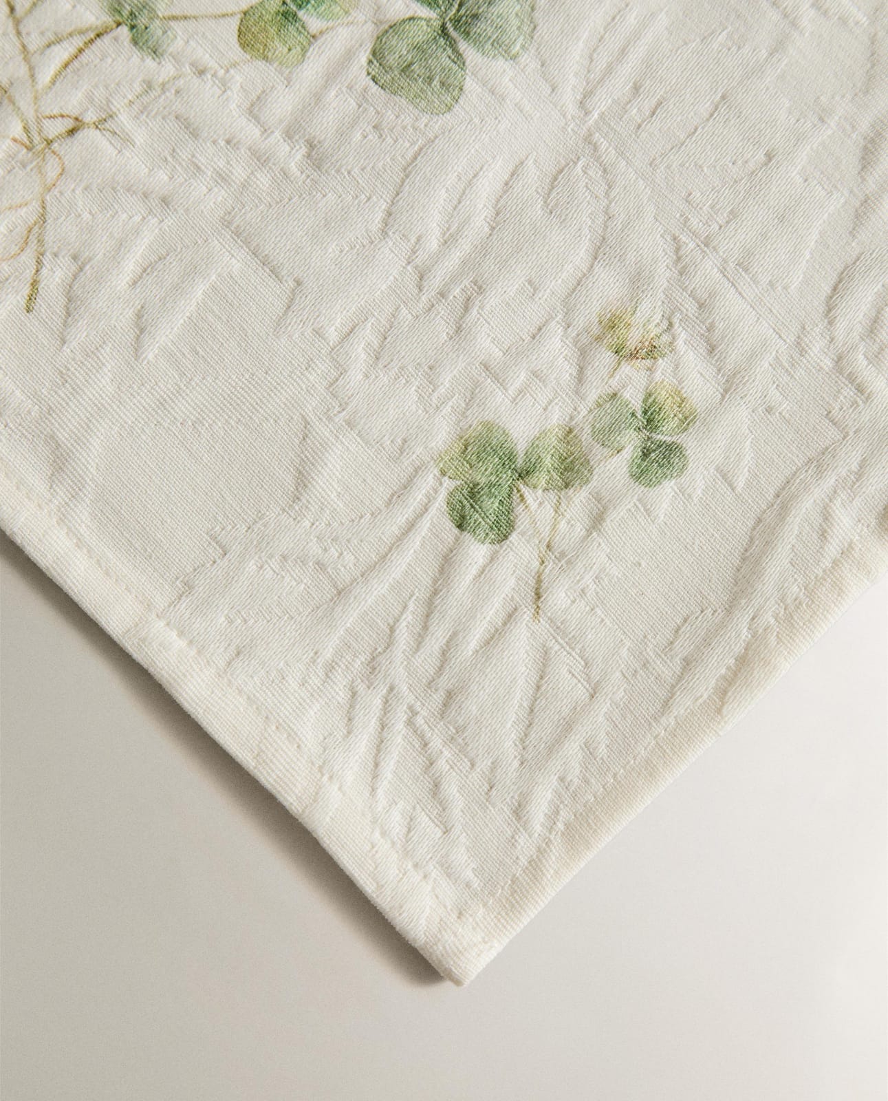 ZARA HOME ЖАКАРДОВЫЕ САЛФЕТКИ С КЛЕВЕРОМ (КОМПЛЕКТ 2 ШТ.) ракурс 8