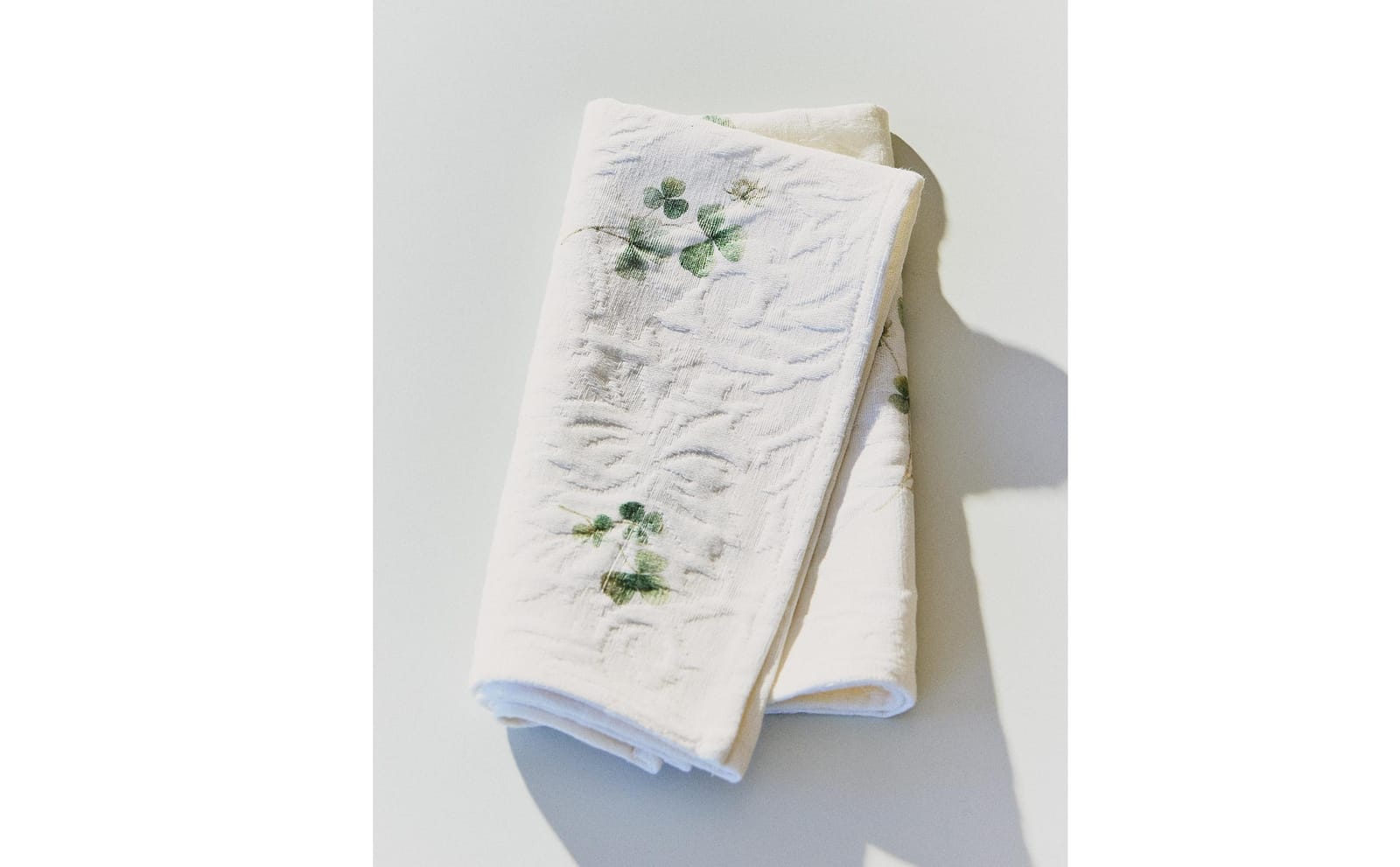 ZARA HOME ЖАКАРДОВЫЕ САЛФЕТКИ С КЛЕВЕРОМ (КОМПЛЕКТ 2 ШТ.) ракурс 4