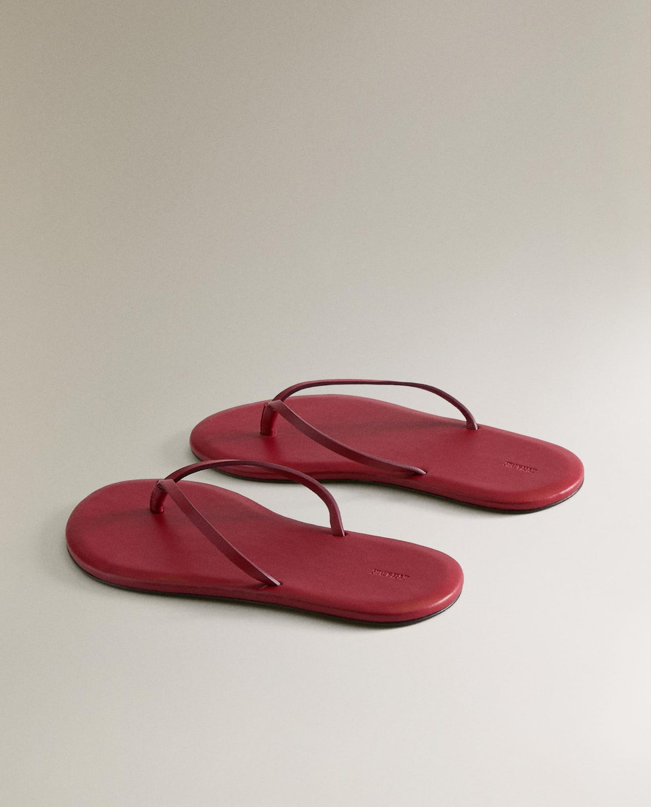 ZARA HOME МИНИМАЛИСТИЧНЫЕ КОЖАНЫЕ САНДАЛИИ ракурс 7
