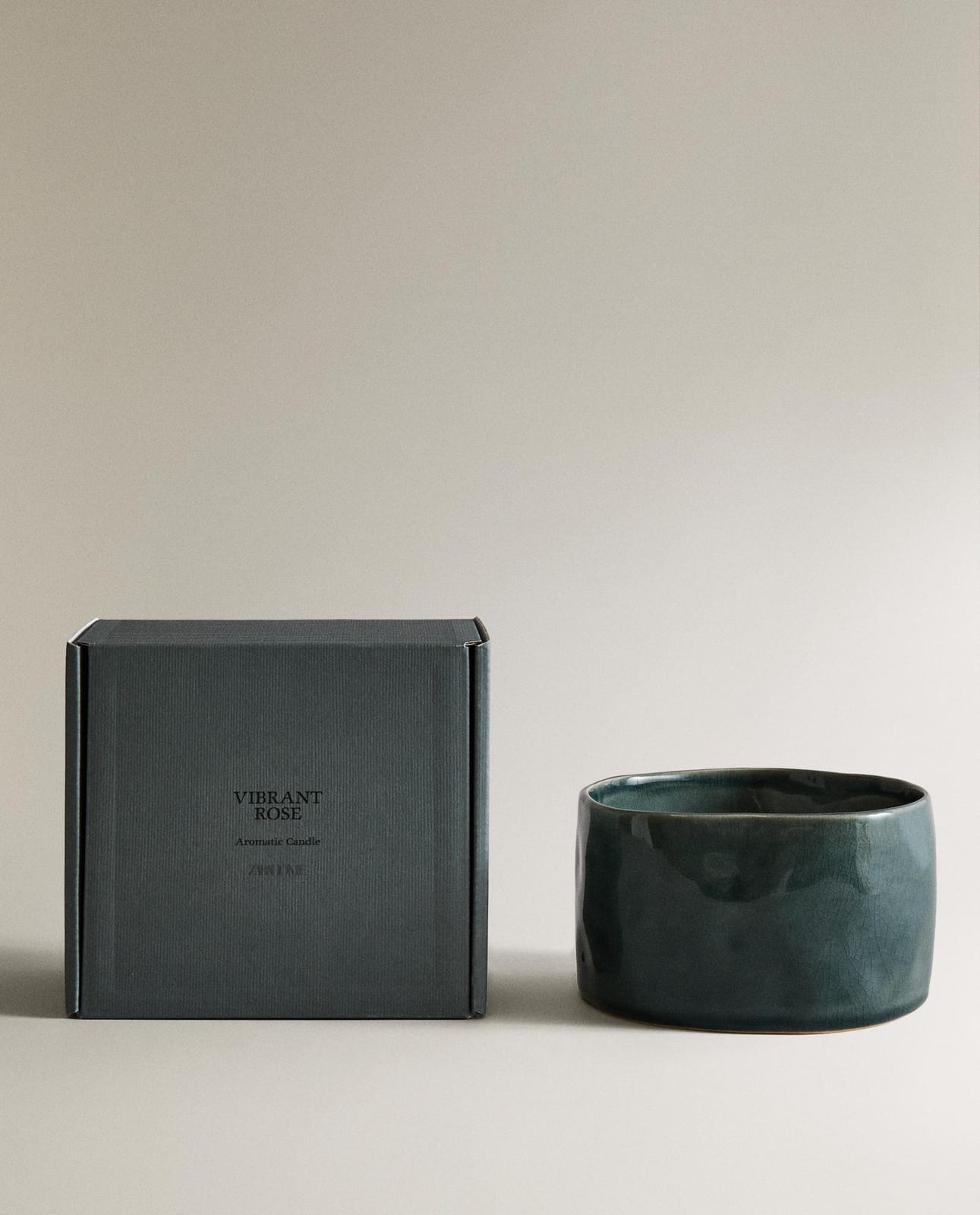 Свеча ZARA HOME (150 G) АРОМАТИЧЕСКАЯ СВЕЧА VIBRANT ROSE СЕРО-ГОЛУБОЙ 8 x 15 x 15 cm
