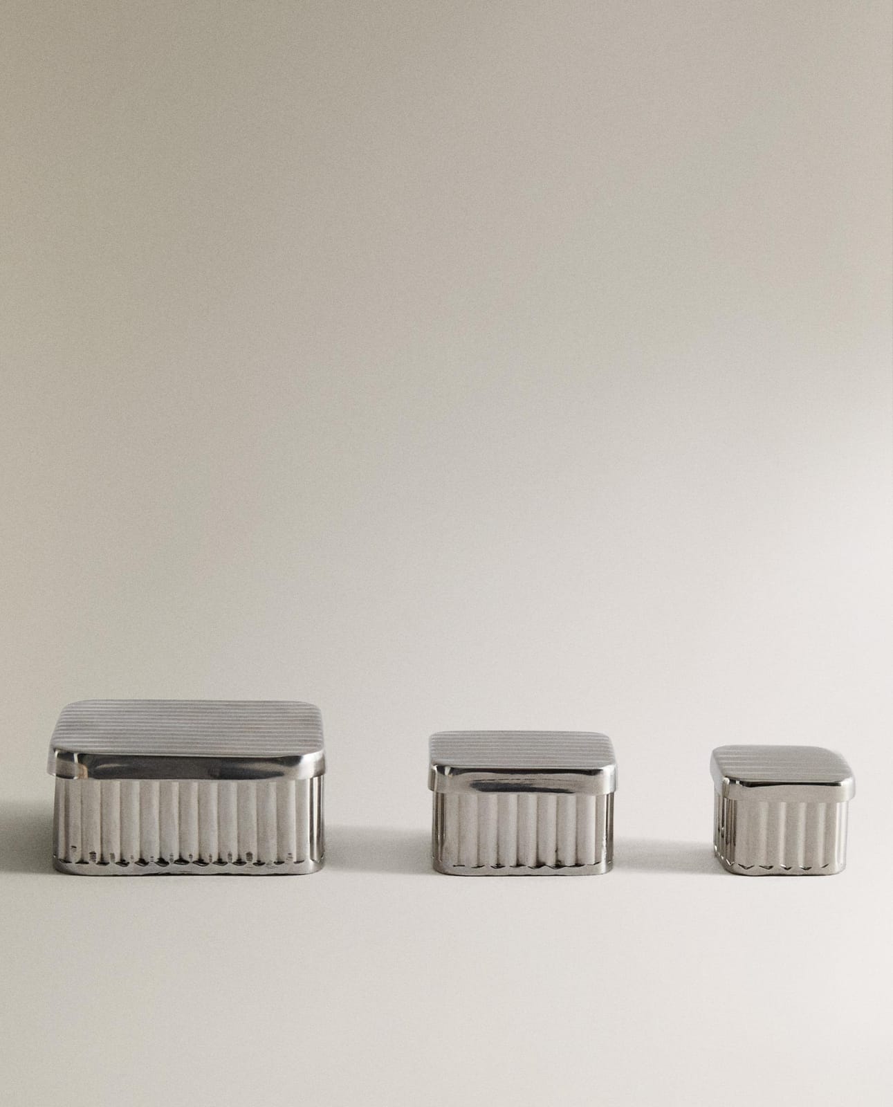 Коробка для хранения ZARA HOME КОНТЕЙНЕР ИЗ НЕРЖАВЕЮЩЕЙ СТАЛИ SREBRNY 3 x 7.5 x 7.5 cm