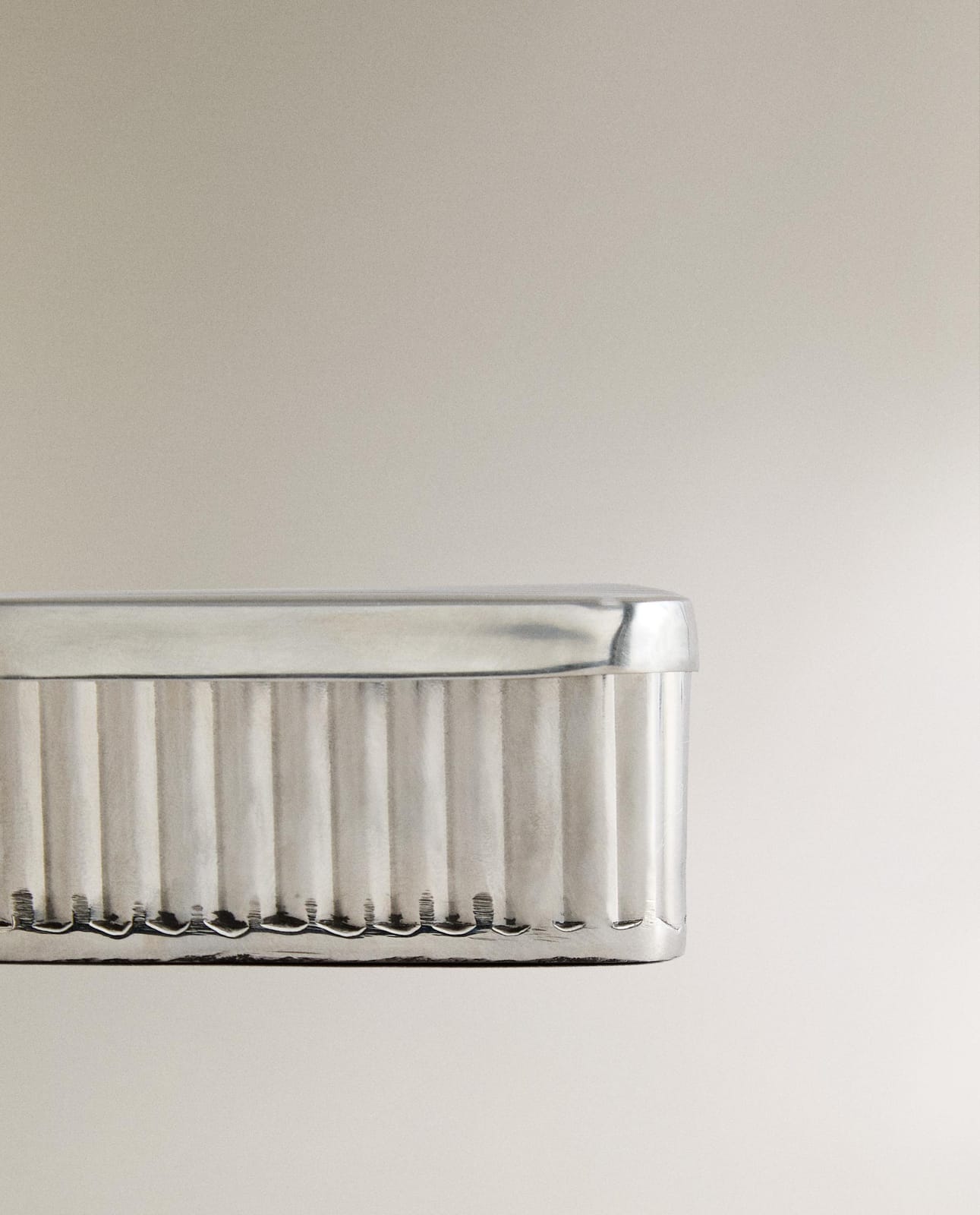 ZARA HOME КОНТЕЙНЕР ИЗ НЕРЖАВЕЮЩЕЙ СТАЛИ ракурс 4