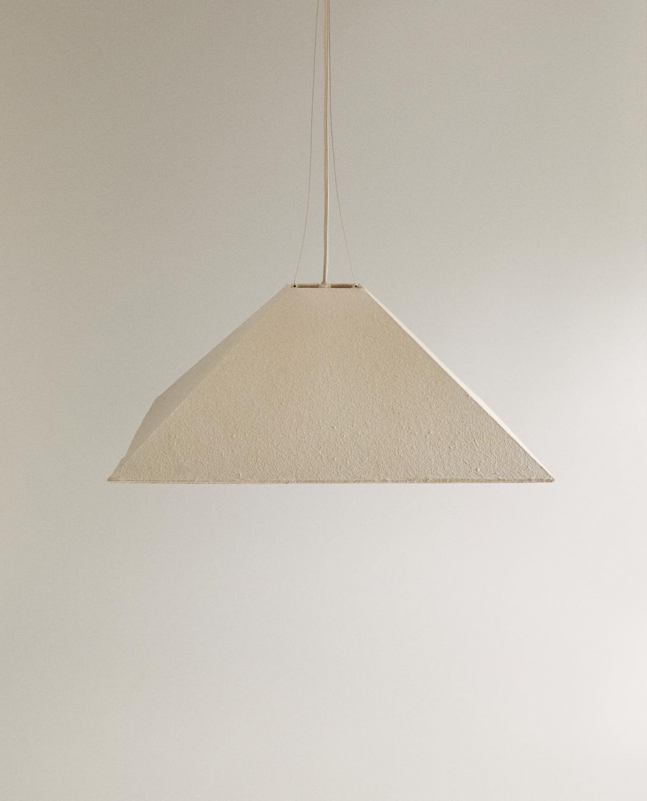ZARA HOME Геометрическая потолочная лампа из бумаги ракурс 5