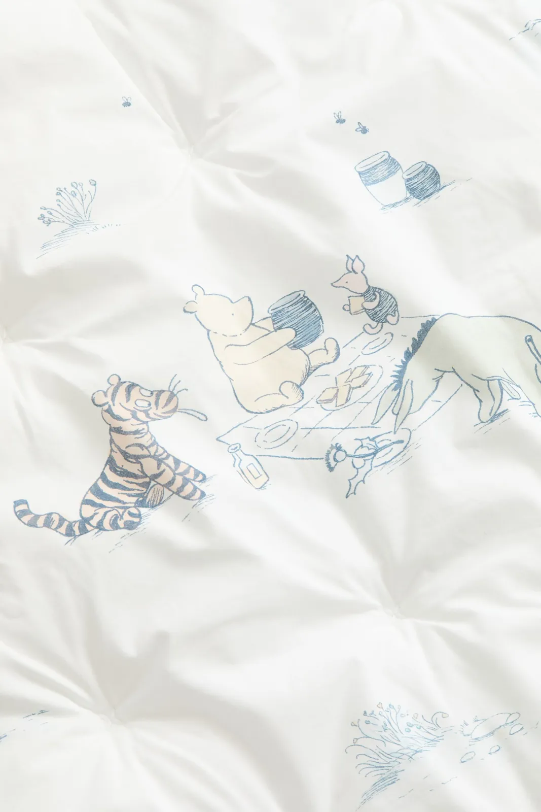 Хлопковый детский коврик H&M - с персонажами из Винни-Пуха (Winnie the Pooh Disney), размер 100 см, цвет светло-голубой - 1328478002