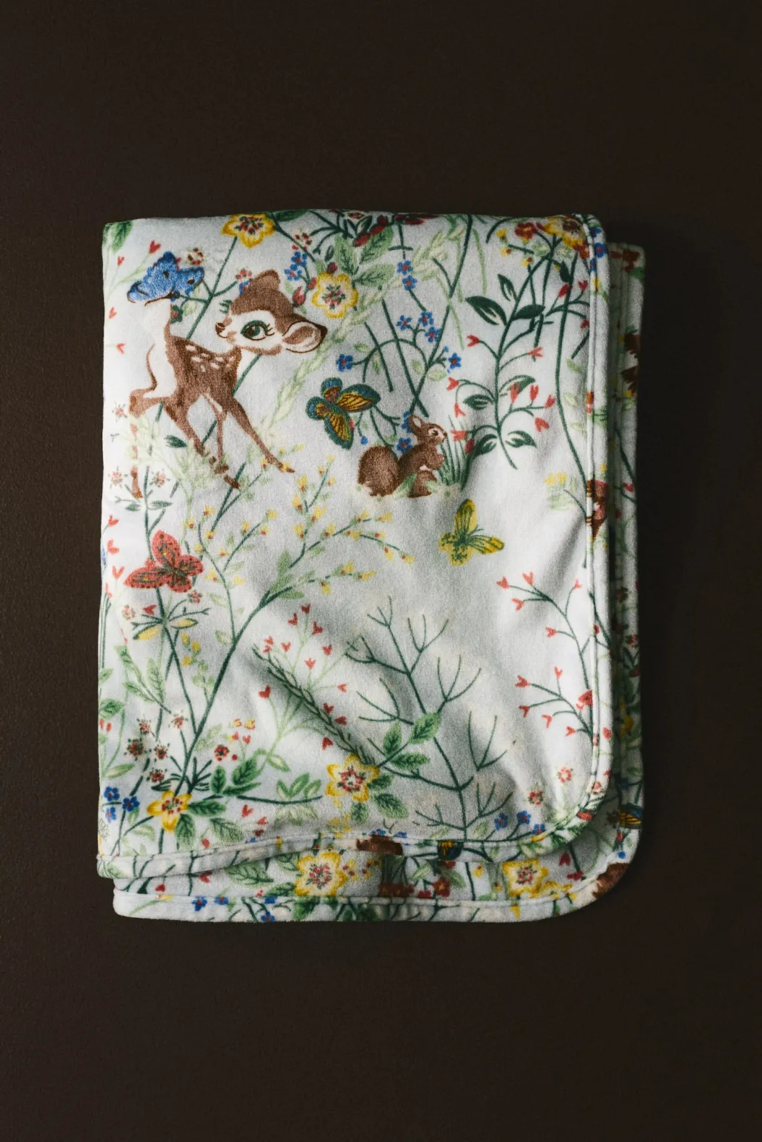 Бархатное одеяло H&M - с персонажами из Бэмби (Bambi Disney), размер 100х150 см, цвет светло-голубой- 1256109004 ракурс 4