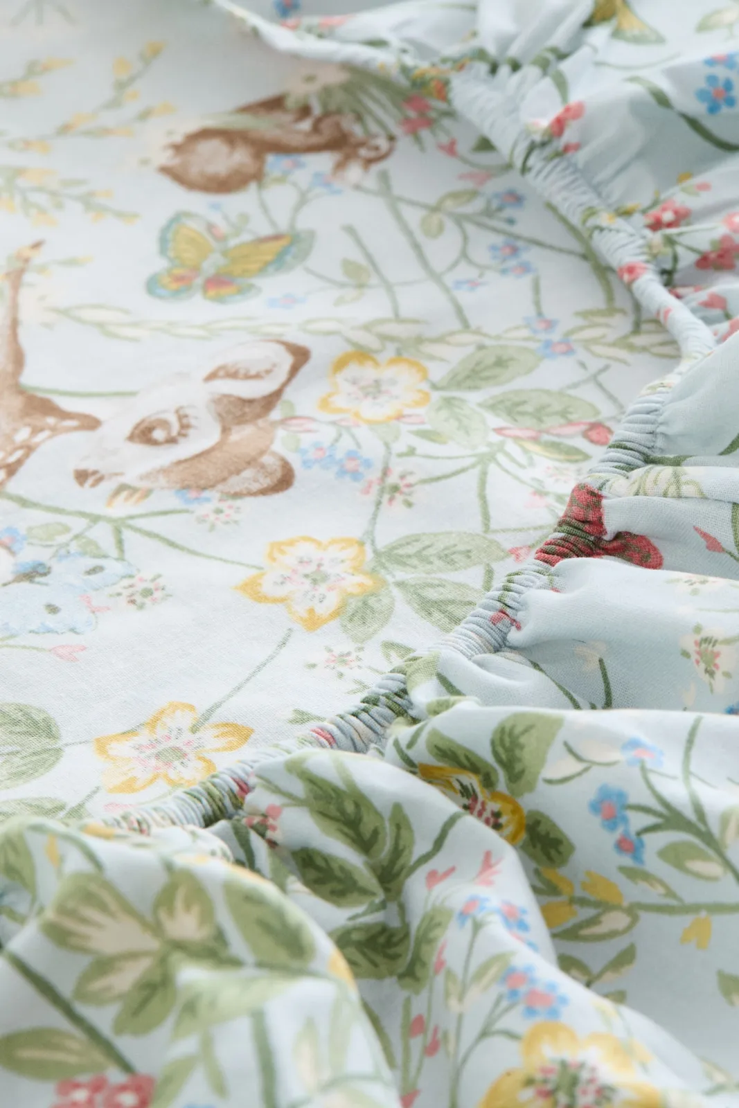 Простыня из хлопка H&M - с персонажами из Бэмби (Bambi Disney), размер 90х200 см, цвет светло-голубой - 1256758004 ракурс 2