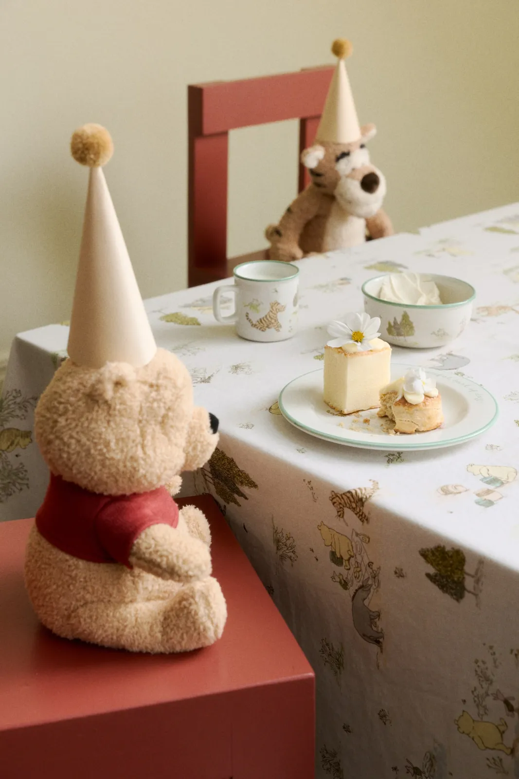 Детский набор посуды H&M из трех предметов - с персонажами из Винни-Пуха (Winnie the Pooh), цвет кремовый - 1328895001 ракурс 4