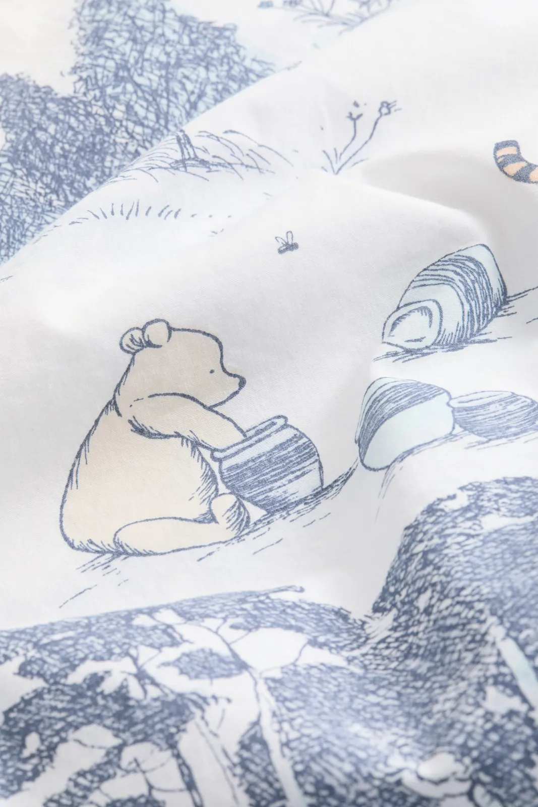Комплект детского постельного белья H&M - с персонажами из Винни-Пуха (Winnie the Pooh Disney), цвет светло-голубой - 1328407002 ракурс 3