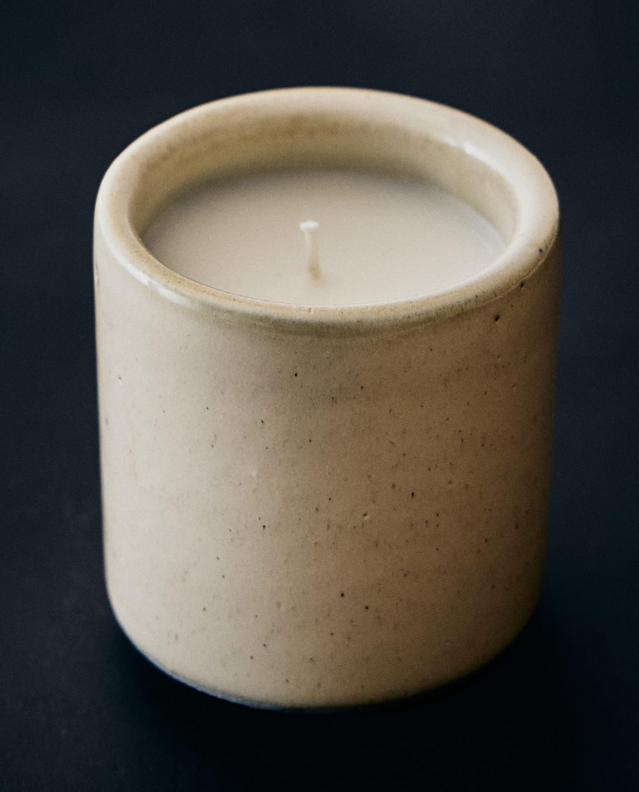 ZARA HOME (125 Г) АРОМАТИЧЕСКАЯ СВЕЧА SALTY BUTTER CROISSANT ракурс 6