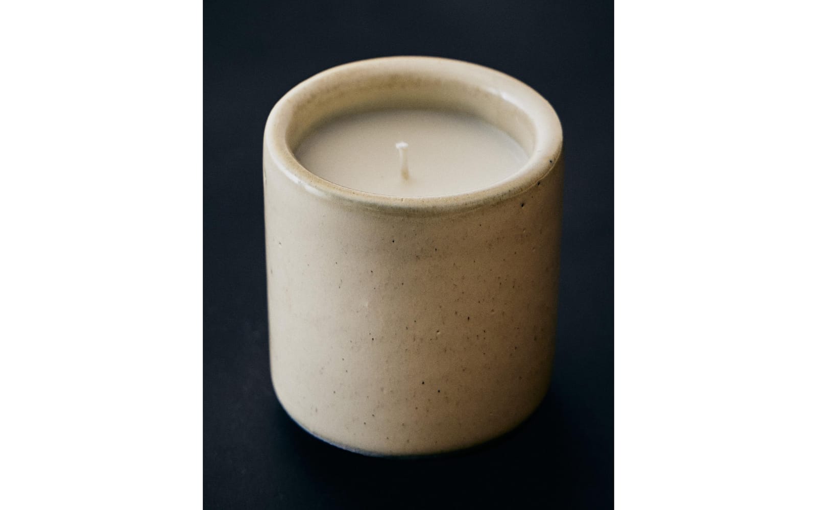 ZARA HOME (125 Г) АРОМАТИЧЕСКАЯ СВЕЧА SALTY BUTTER CROISSANT ракурс 7