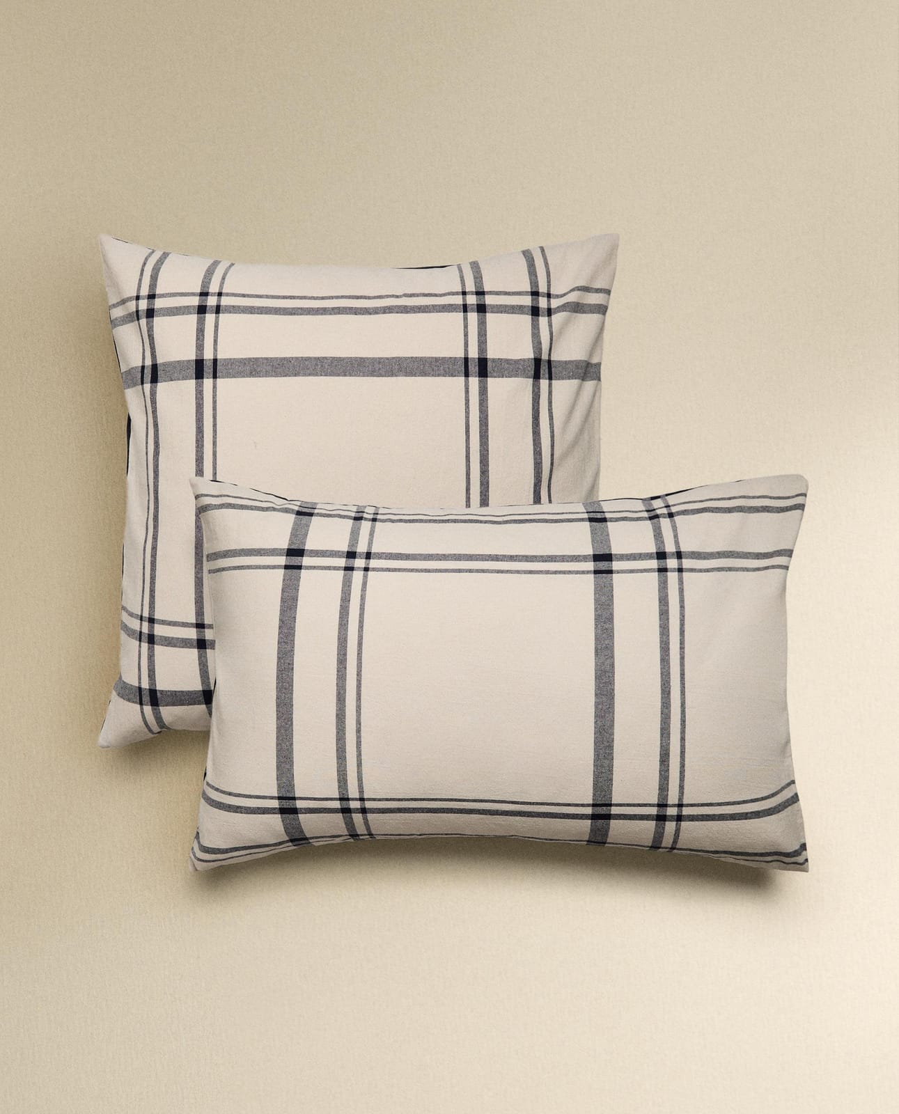 Наволочка ZARA HOME двусторонняя наволочка в синюю клетку 60 x 60 cm