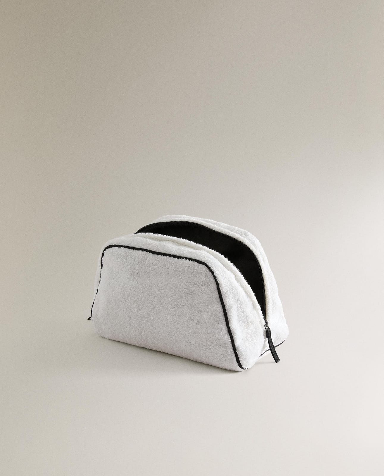 ZARA HOME КОСМЕТИЧКА ИЗ МАХРОВОЙ ТКАНИ С ОТДЕЛКОЙ ракурс 5