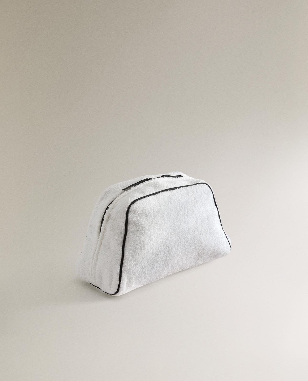 ZARA HOME КОСМЕТИЧКА ИЗ МАХРОВОЙ ТКАНИ С ОТДЕЛКОЙ ракурс 3