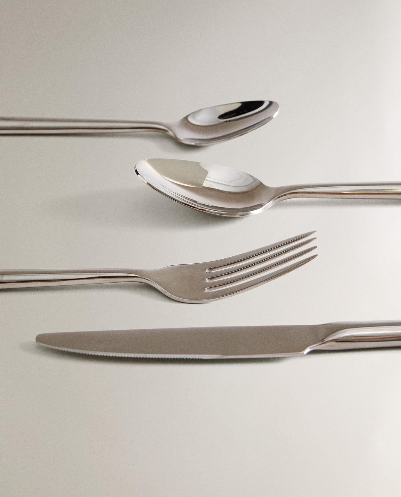 ZARA HOME 4-ЭЛЕМЕНТНЫЙ КОМПЛЕКТ СТОЛОВЫХ ПРИБОРОВ ИЗ КОВАНОЙ СТАЛИ ракурс 4
