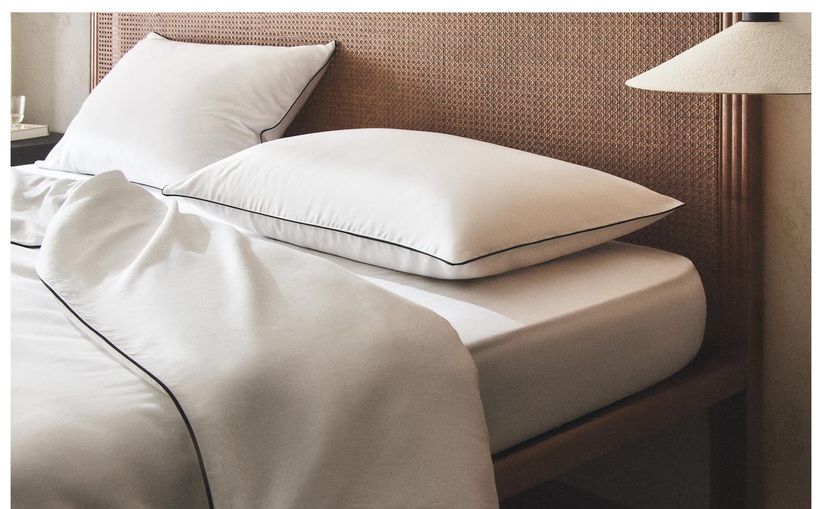 ZARA HOME САТИНОВАЯ НАВОЛОЧКА НА ОДЕЯЛО С ОБТАЧКОЙ ракурс 10