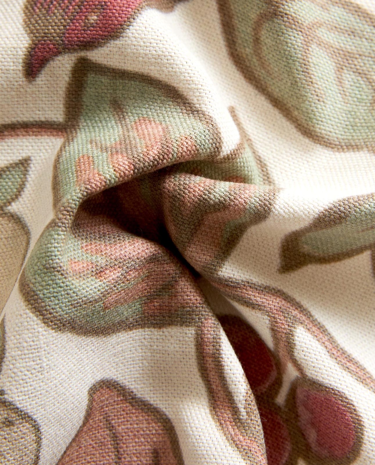 ZARA HOME ХЛОПКОВАЯ СКАТЕРТЬ С УЗОРОМ ИЗ ЦВЕТОВ И ПТИЦ ракурс 5