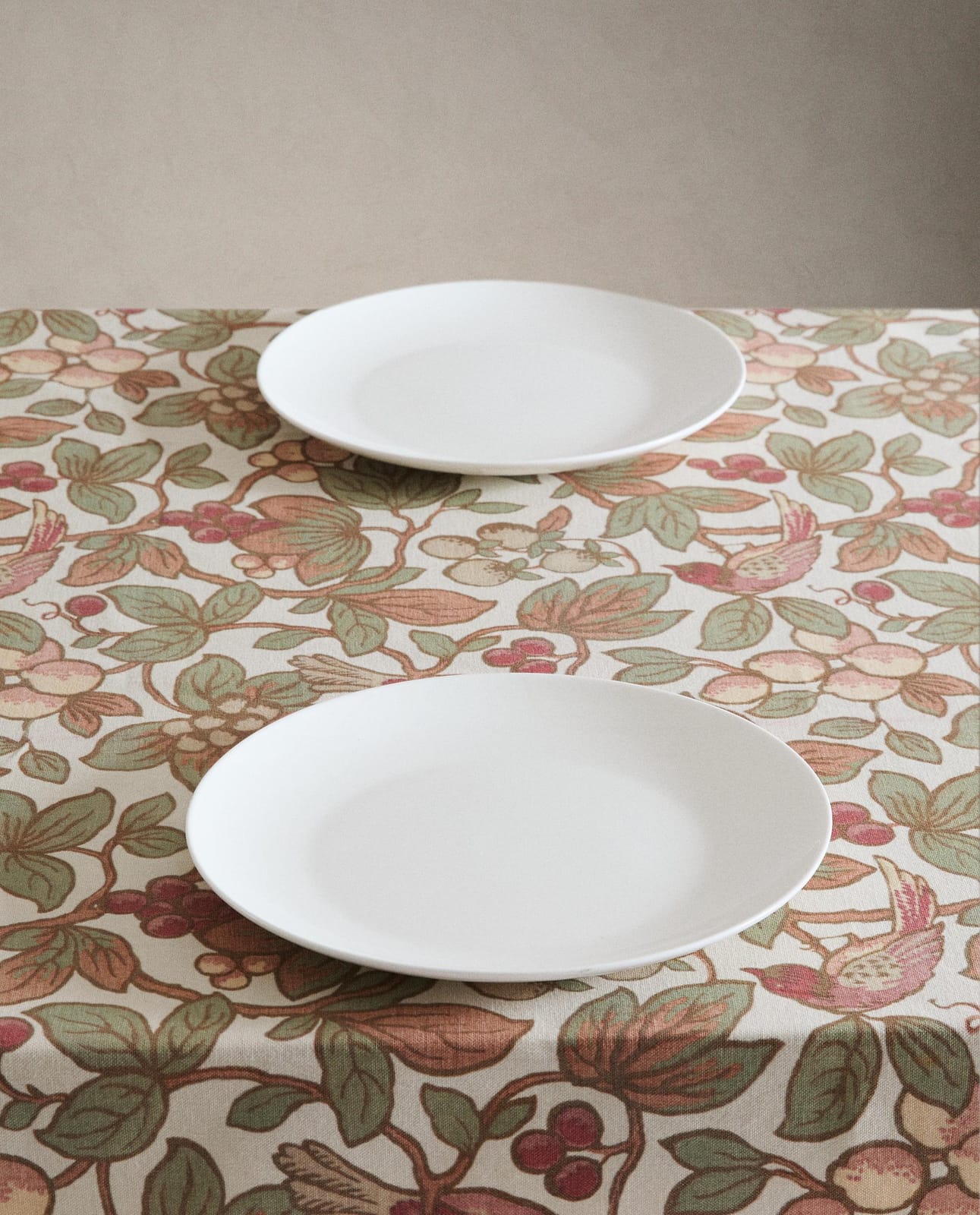 ZARA HOME ХЛОПКОВАЯ СКАТЕРТЬ С УЗОРОМ ИЗ ЦВЕТОВ И ПТИЦ ракурс 4