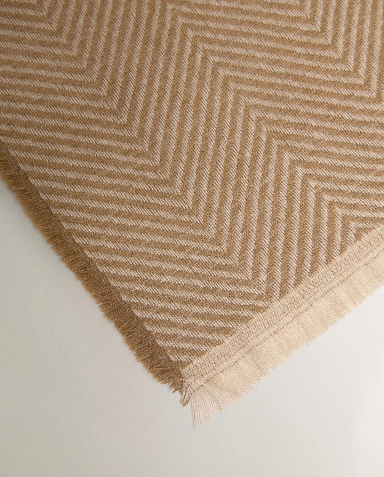ZARA HOME КОВДРА В ЇЛОЧКУ ракурс 3