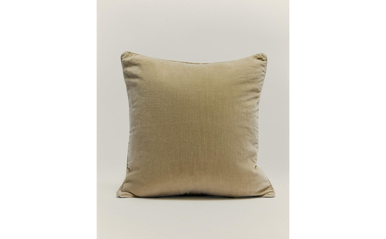 ZARA HOME БАРХАТНАЯ НАВОЛОЧКА НА ПОДУШКУ ракурс 3
