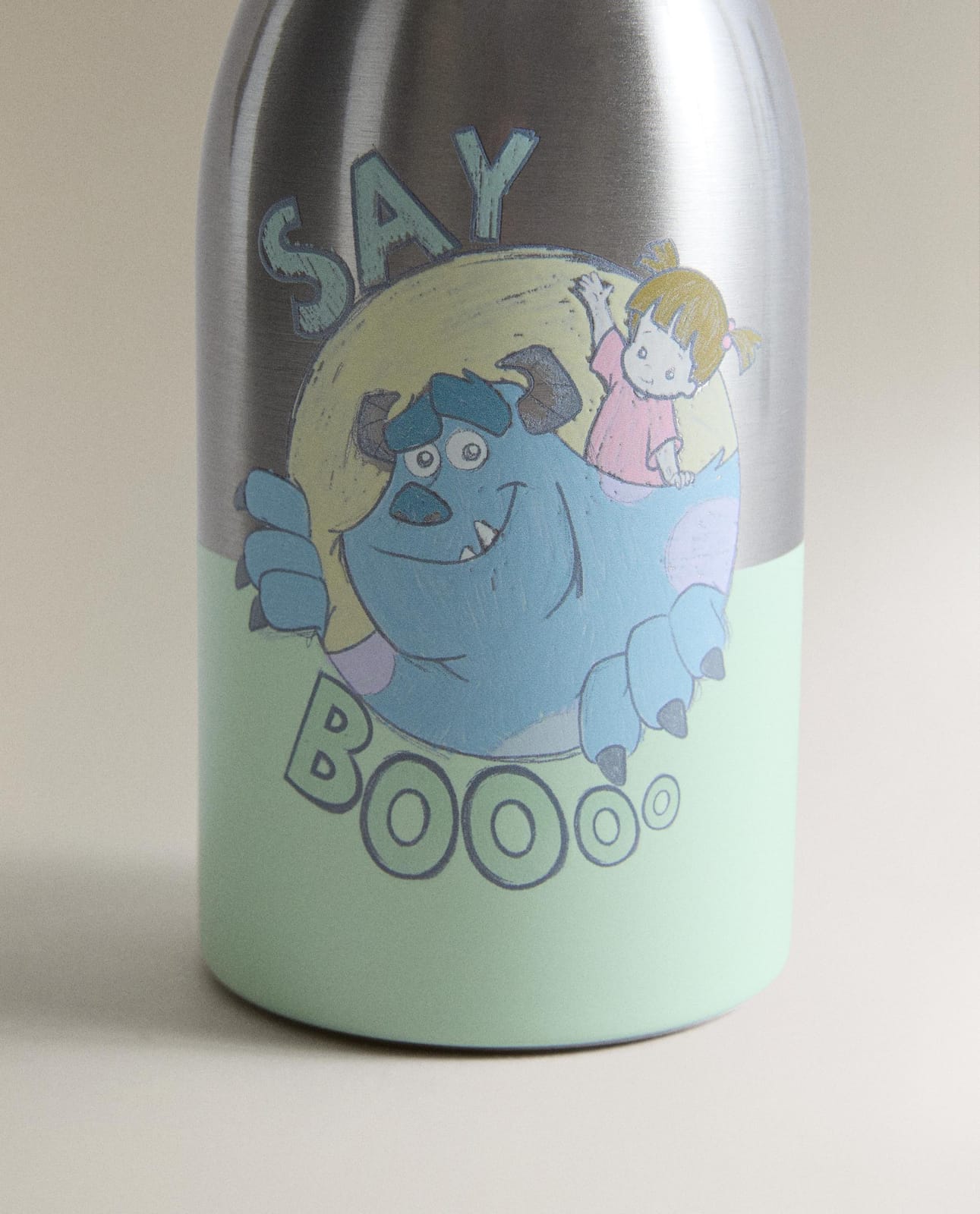 ZARA HOME СТАЛЬНАЯ БУТЫЛКА ДЛЯ ДЕТЕЙ КОРПОРАЦИЯ МОНСТРОВ ©DISNEY/PIXAR ракурс 5