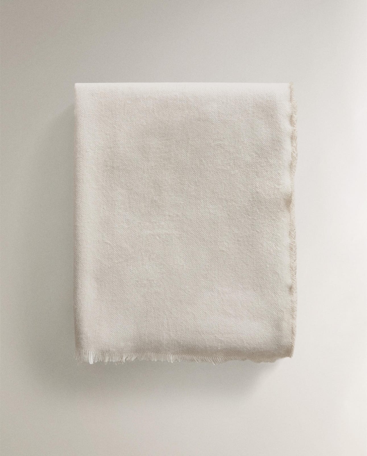 ZARA HOME ЛЁГКИЙ ПЛЕД С БАХРОМОЙ ракурс 3