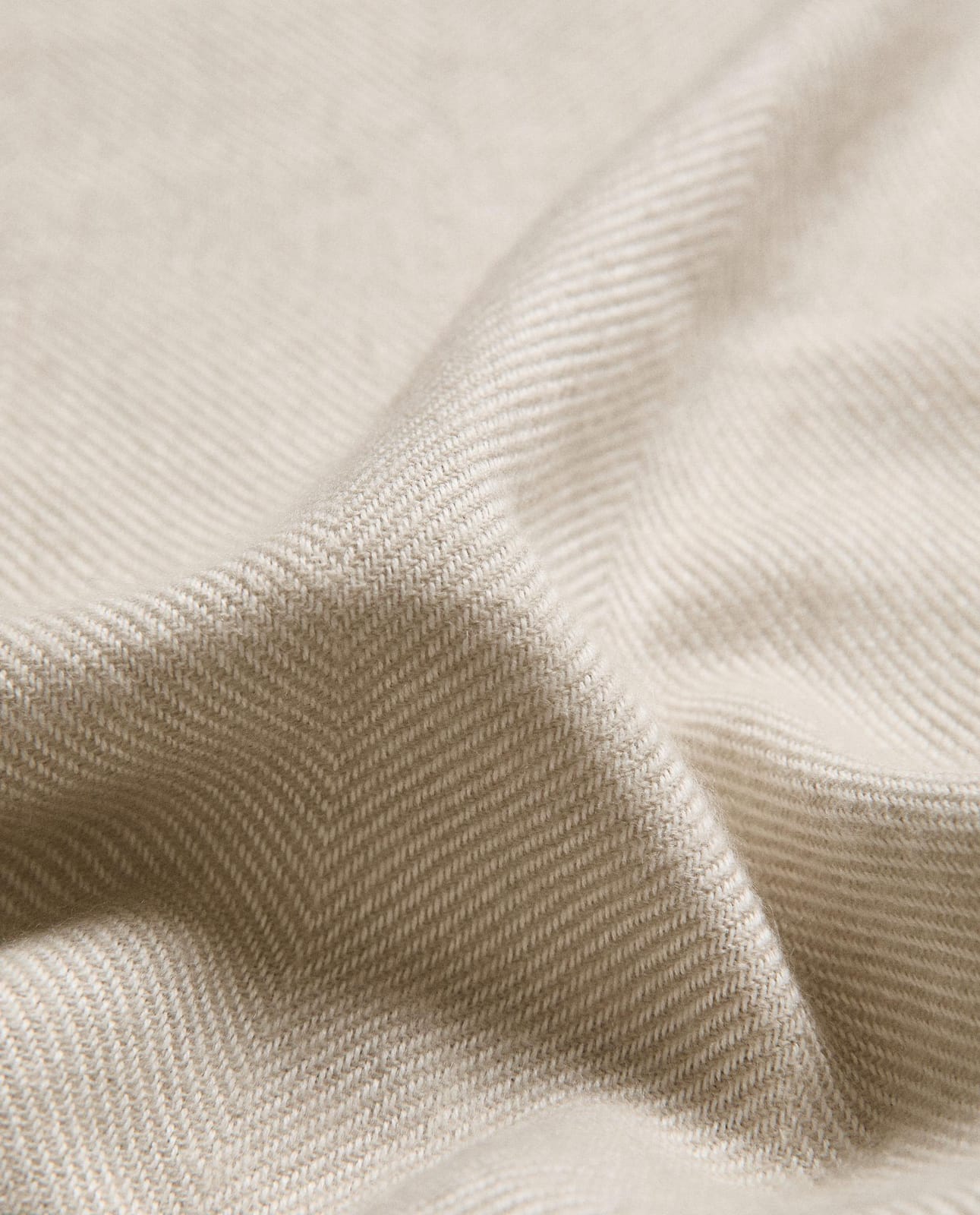 ZARA HOME ЛЁГКИЙ ПЛЕД С БАХРОМОЙ ракурс 2
