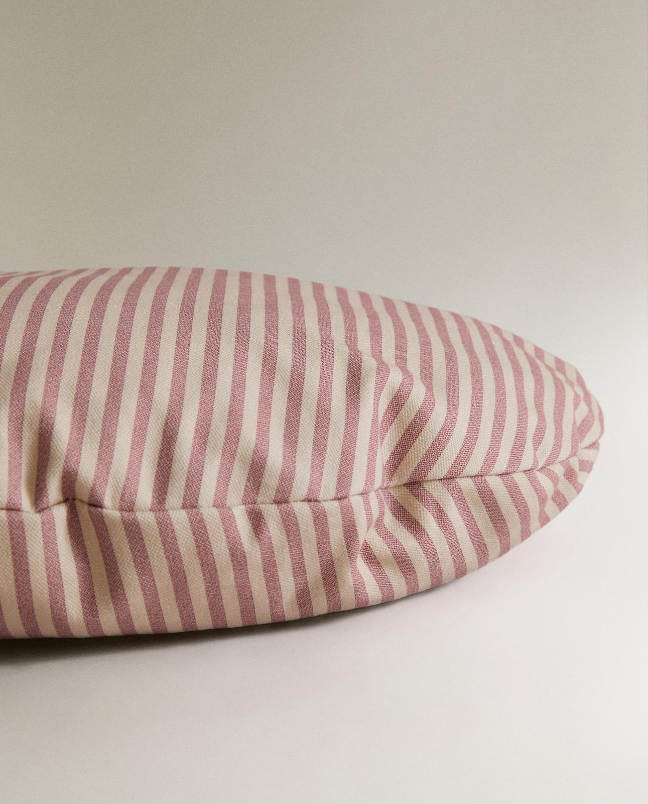 ZARA HOME ПОДУШКА ДЛЯ ЛЕЖАНКИ ДЛЯ ЖИВОТНЫХ В ПОЛОСКУ ракурс 7