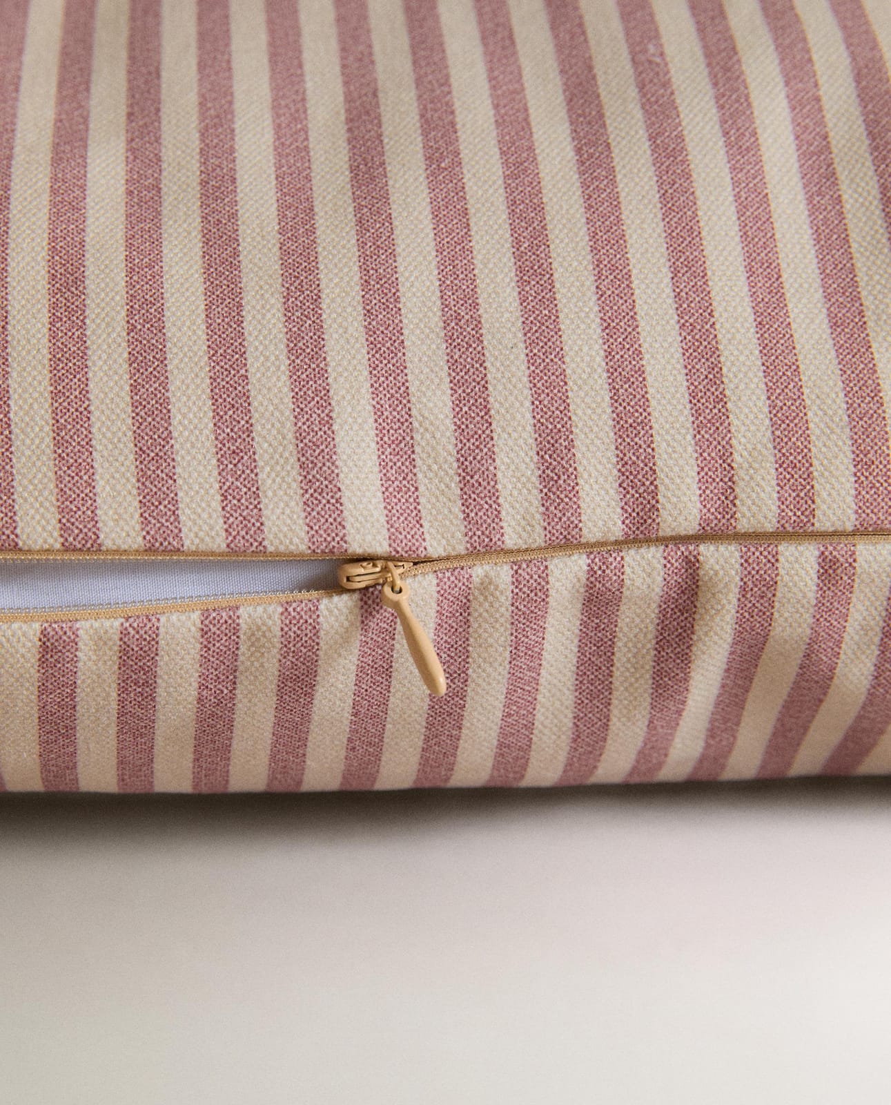 ZARA HOME ПОДУШКА ДЛЯ ЛЕЖАНКИ ДЛЯ ЖИВОТНЫХ В ПОЛОСКУ ракурс 5